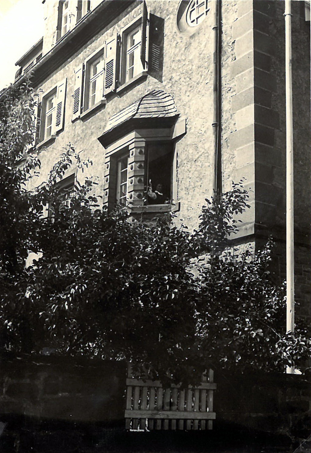 Ausschnitt aus der Südseite des Vermessungsamtes