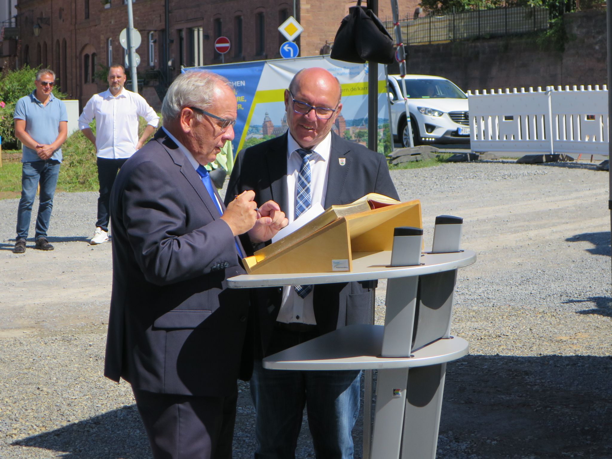 Beim Spatenstich zum Ausbau und Verbreiterung der Wilhelmstraße