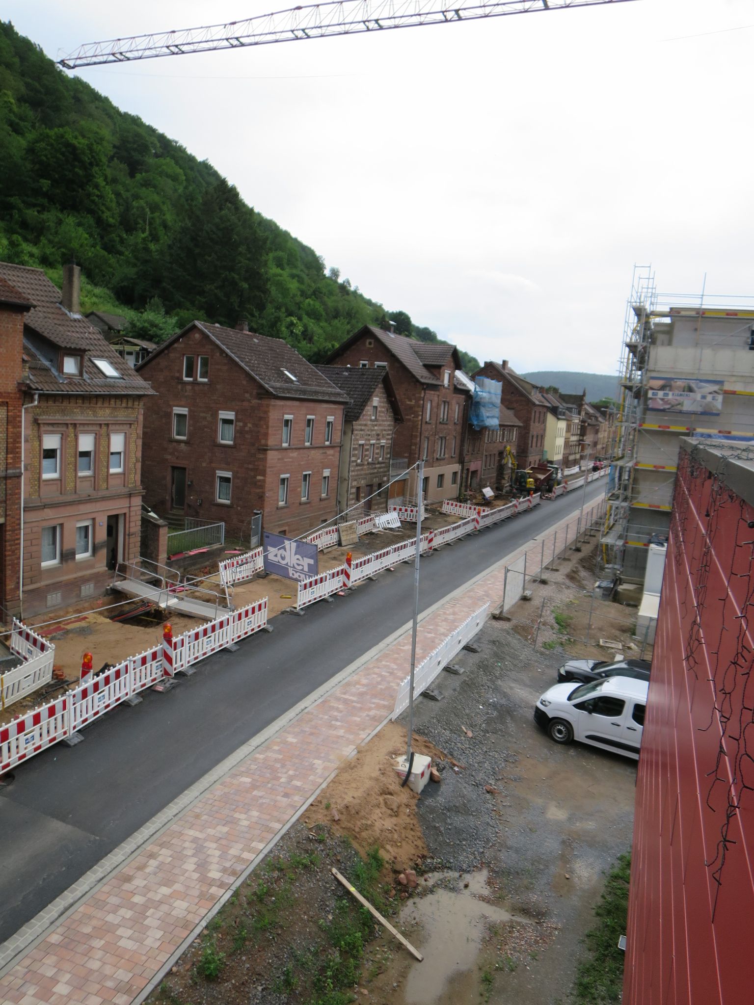 Blick vom Dach des Rathauses auf die Baustelle