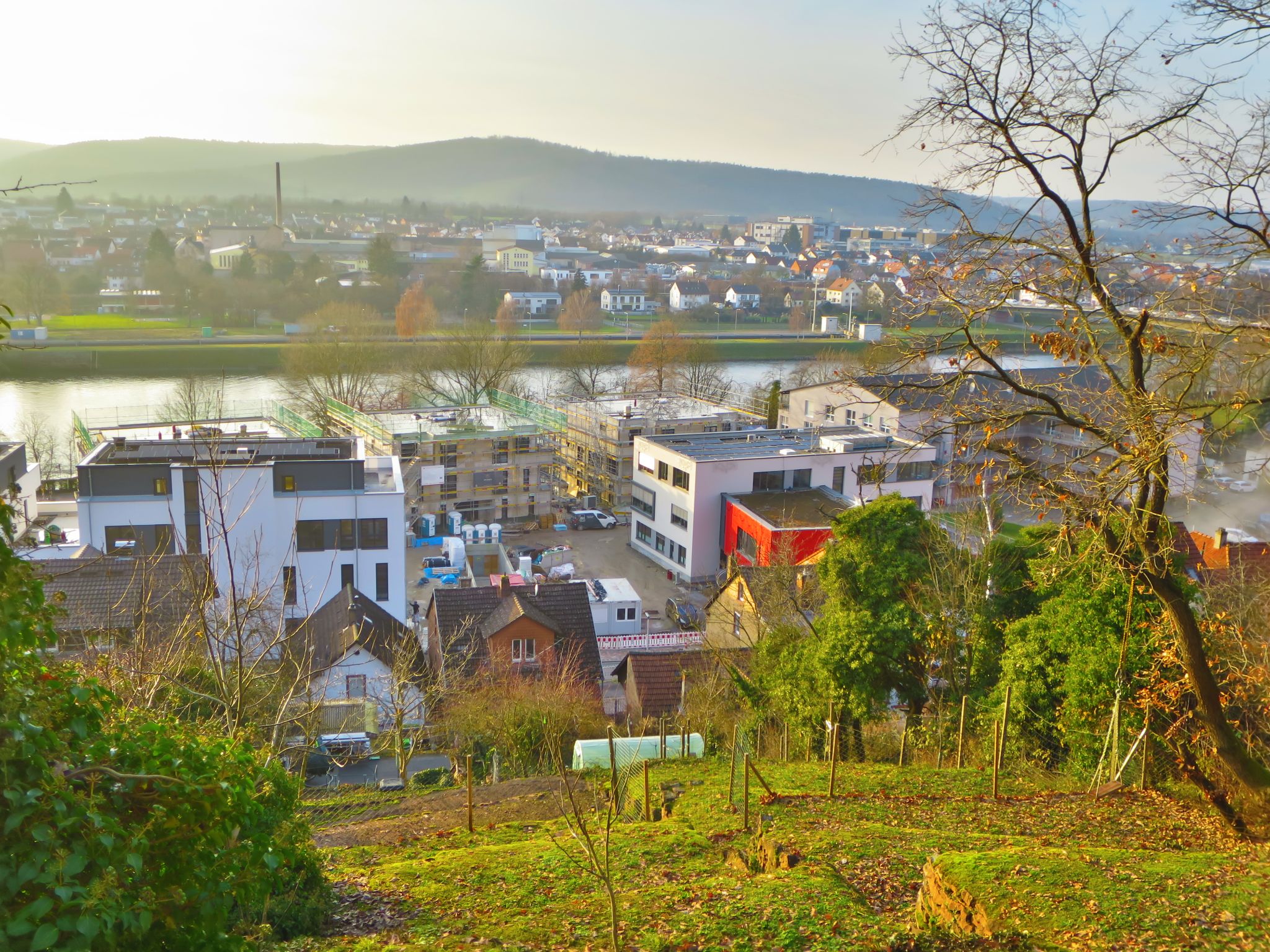 Blick vom Burgweg auf die Baustelle