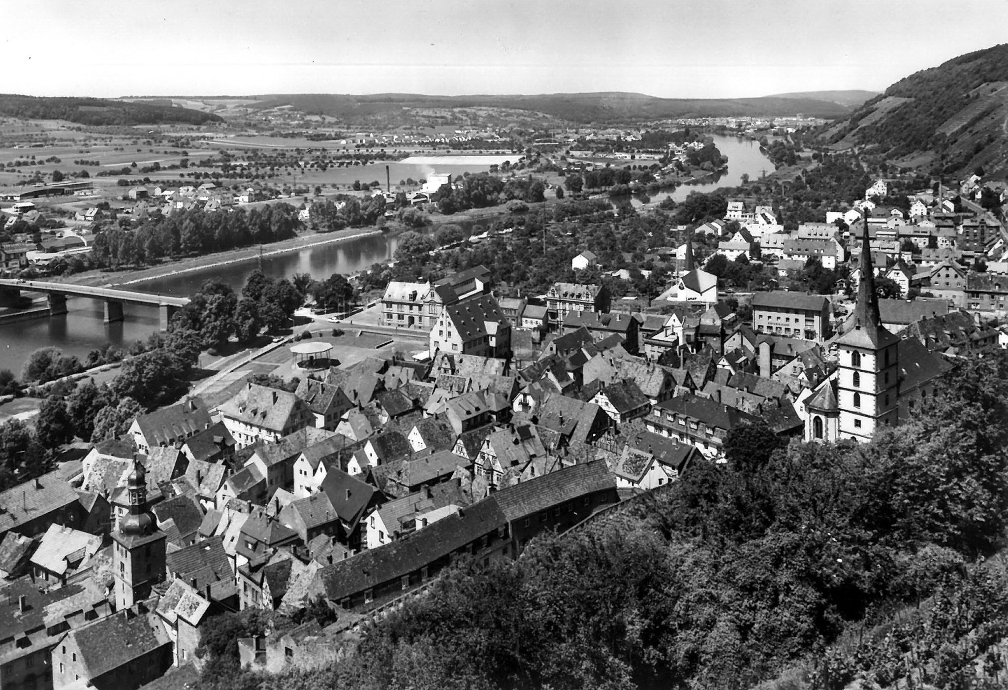 Blick von der Clingenburg auf die Stadt