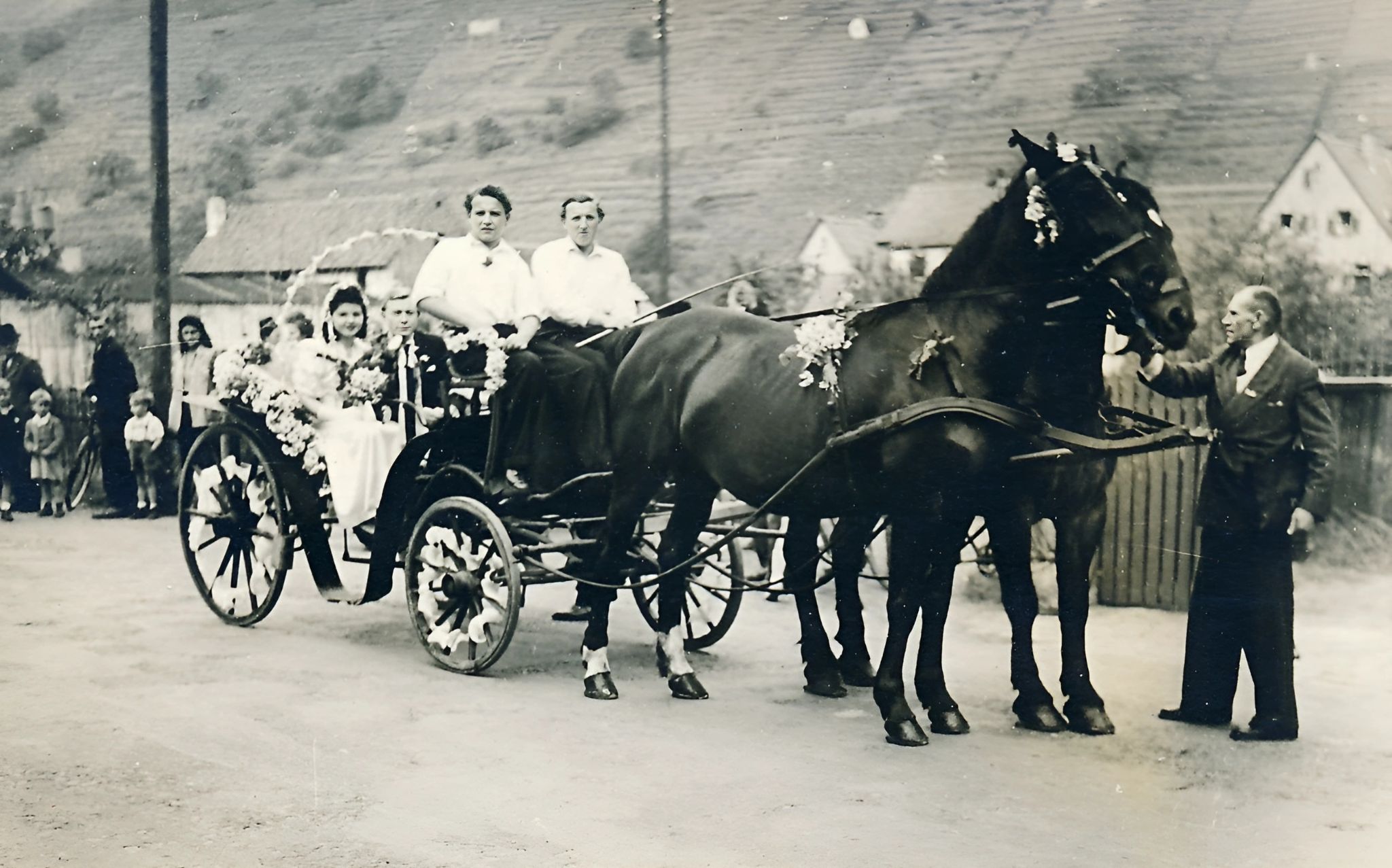 Sudetendeutsche in Klingenberg (Maikönigin und Maikönig) 1950
