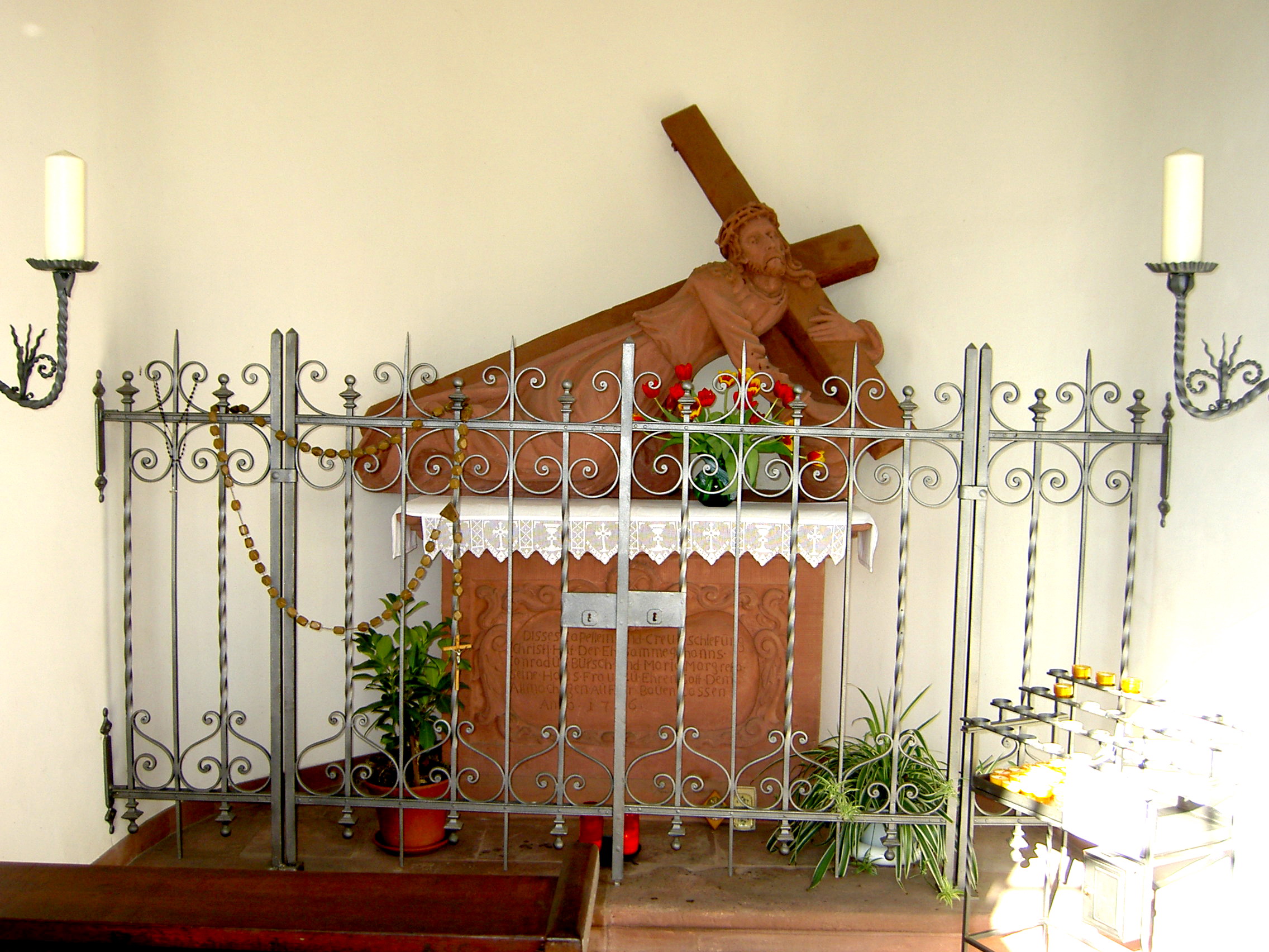 Der Kreuzschlepper in der Wegkapelle