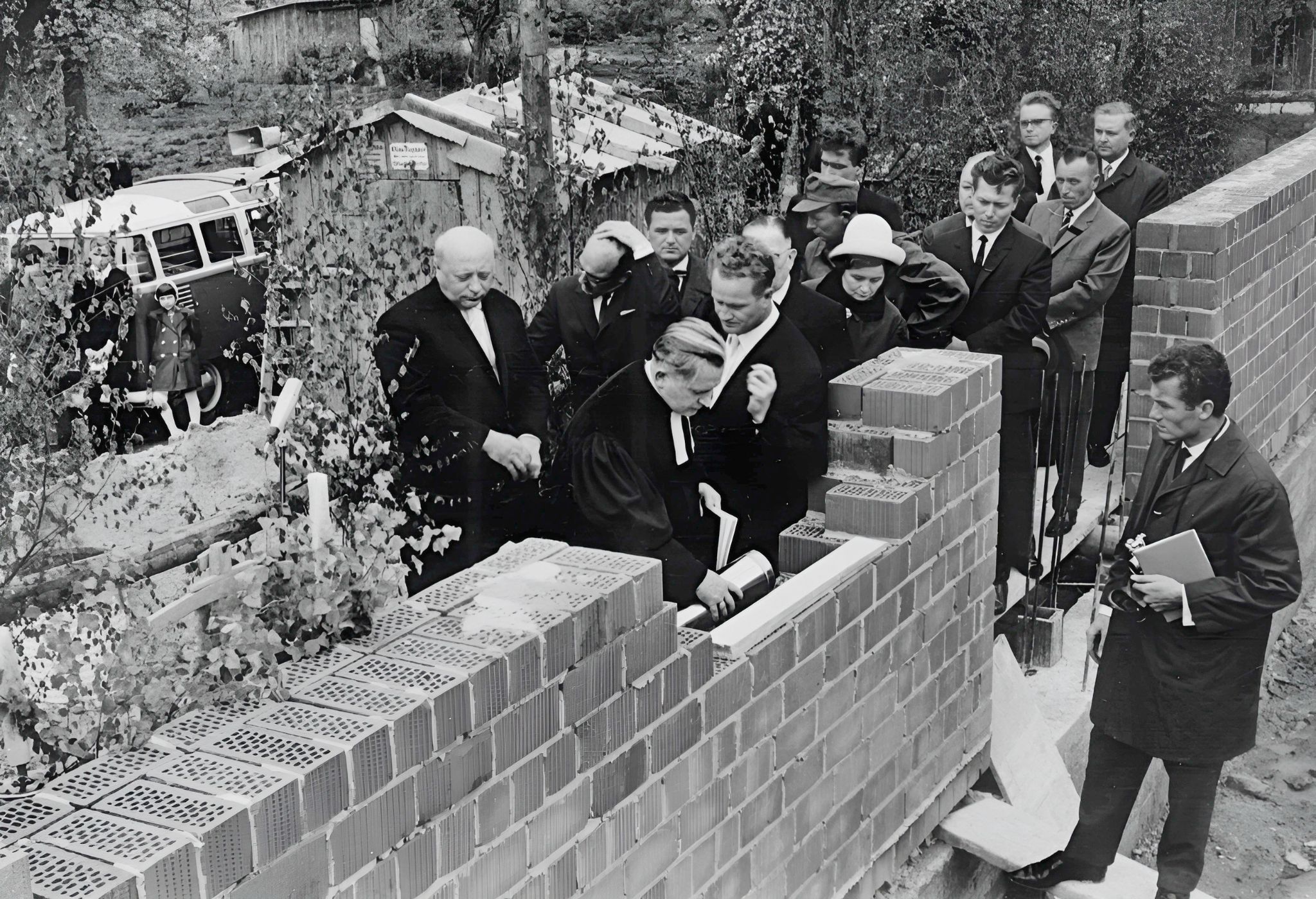 1965 220 Grundsteinlegung