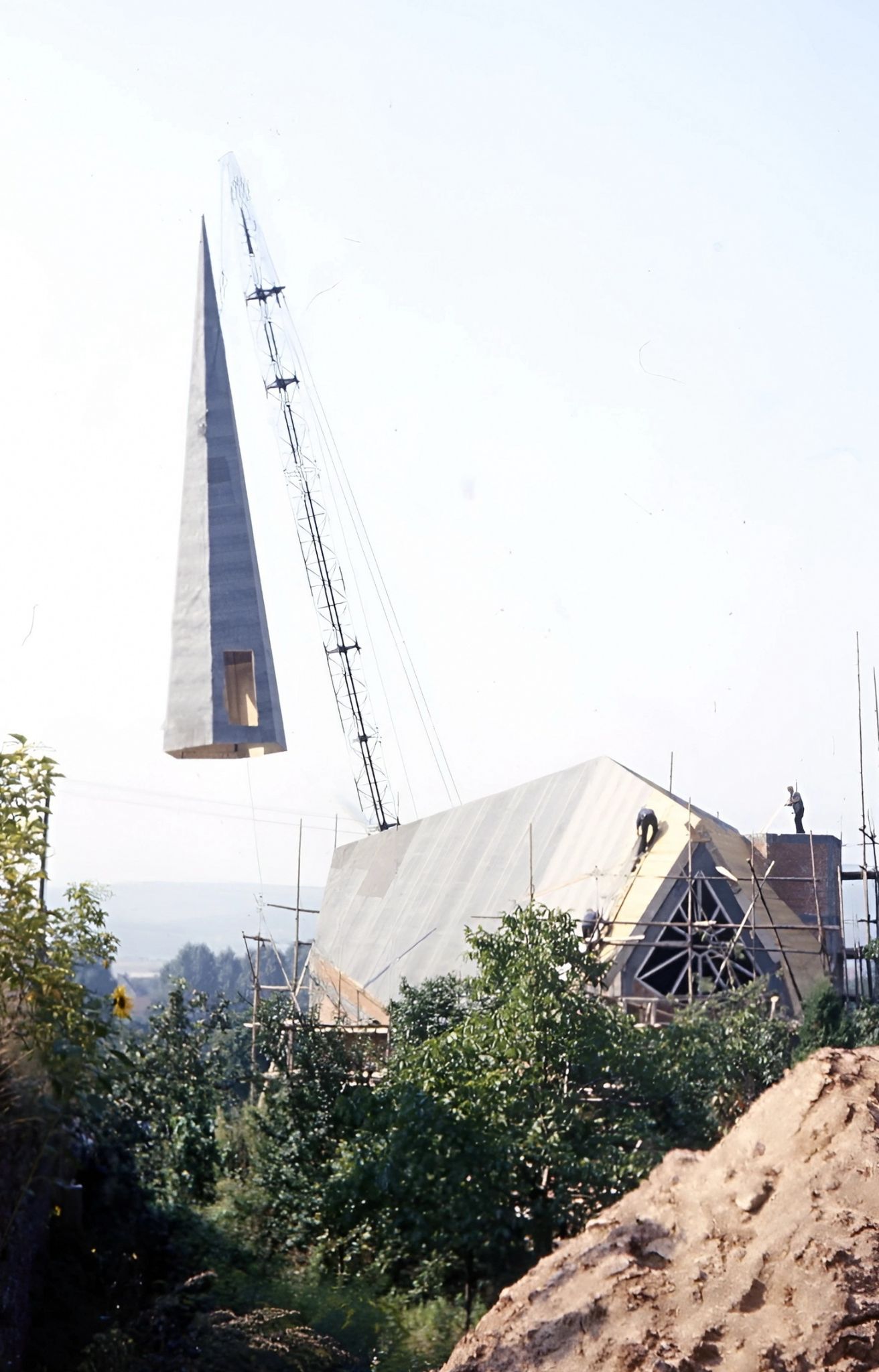 Aufsetzung der Kirchturmspitze