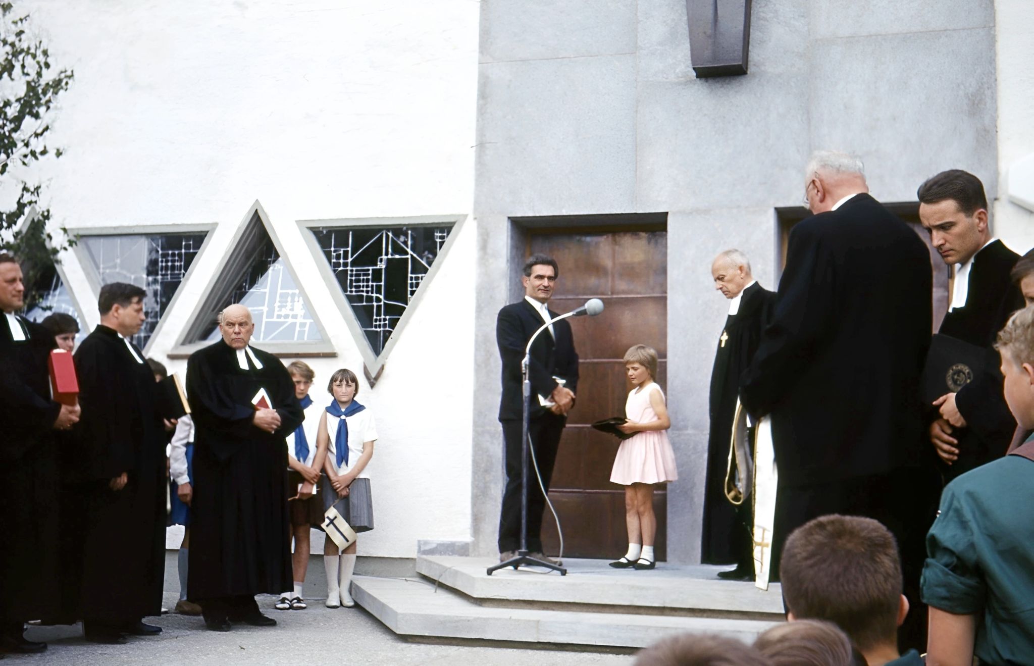 1966 660 Einweihung der neuen Kirche