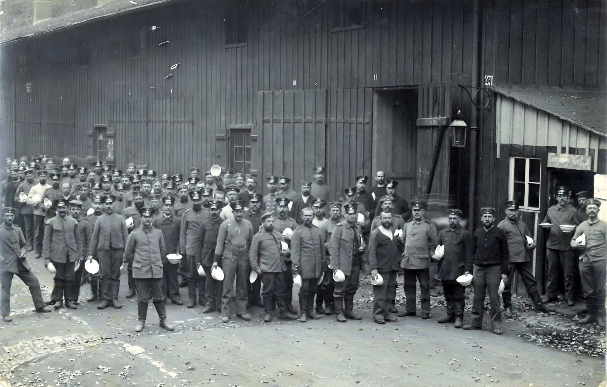 Ansichtskarte "Essenfassen" 1914