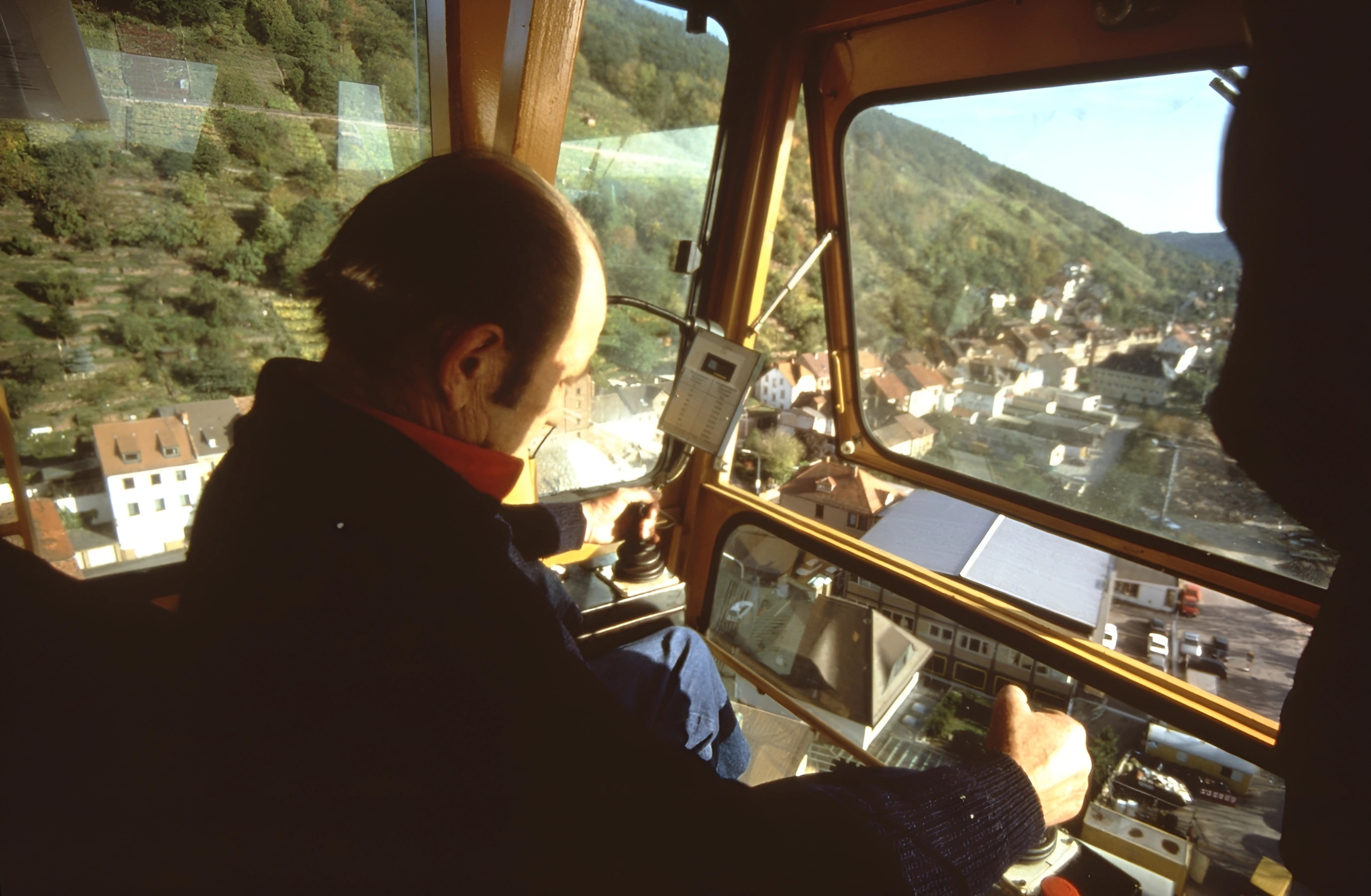 In der Führerkanzel des Krans