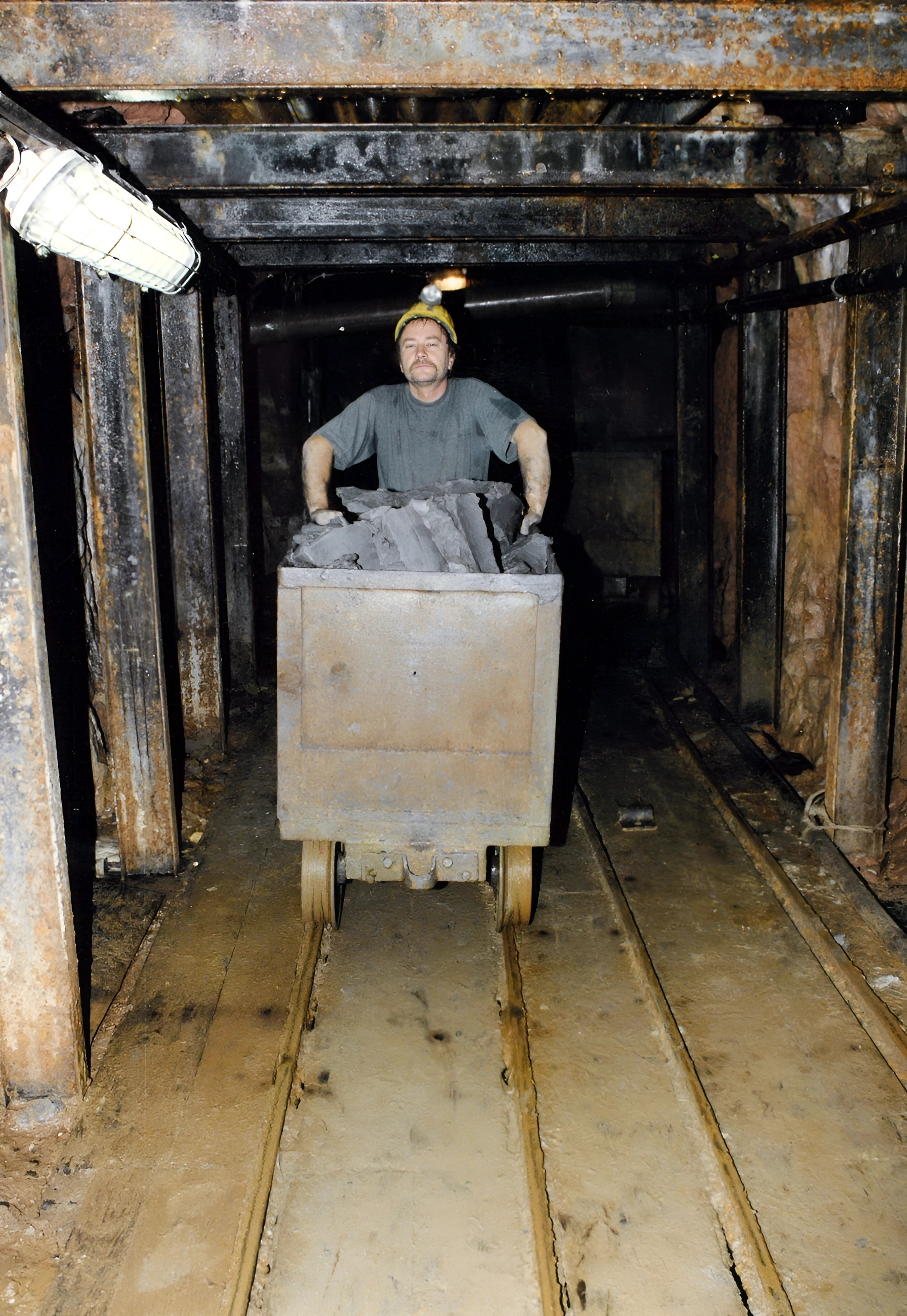 Karl Bock beim Ausfahren aus dem Bergwerk im Jahr 2000