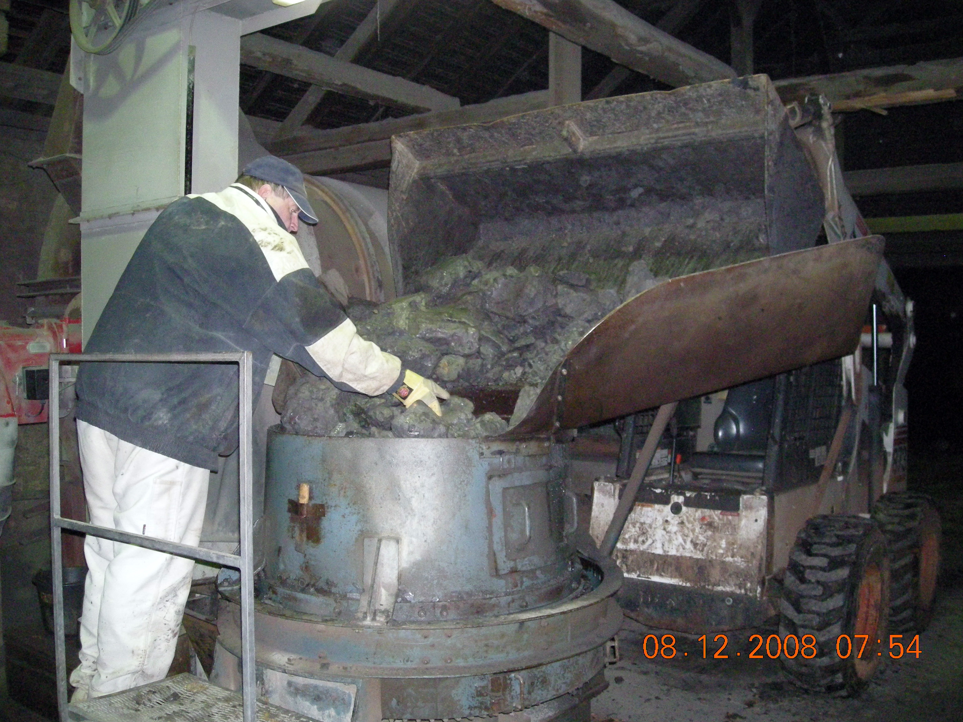 Einfüllen des Rohtons