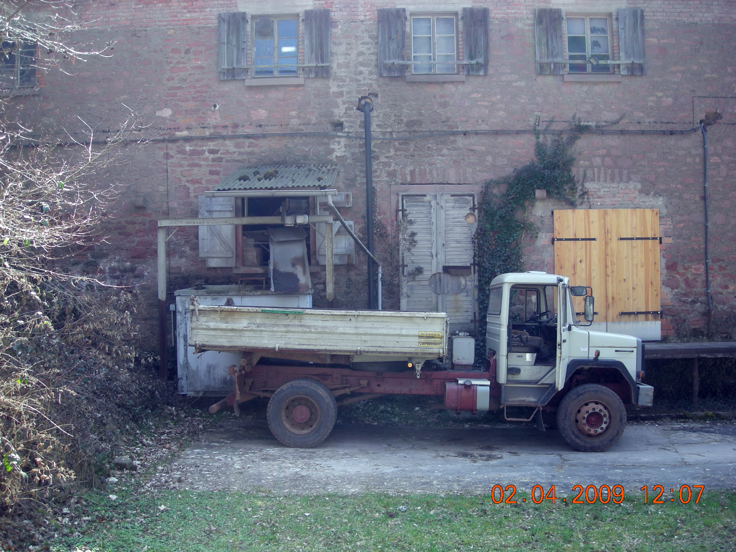 Tonauto an der Verladung