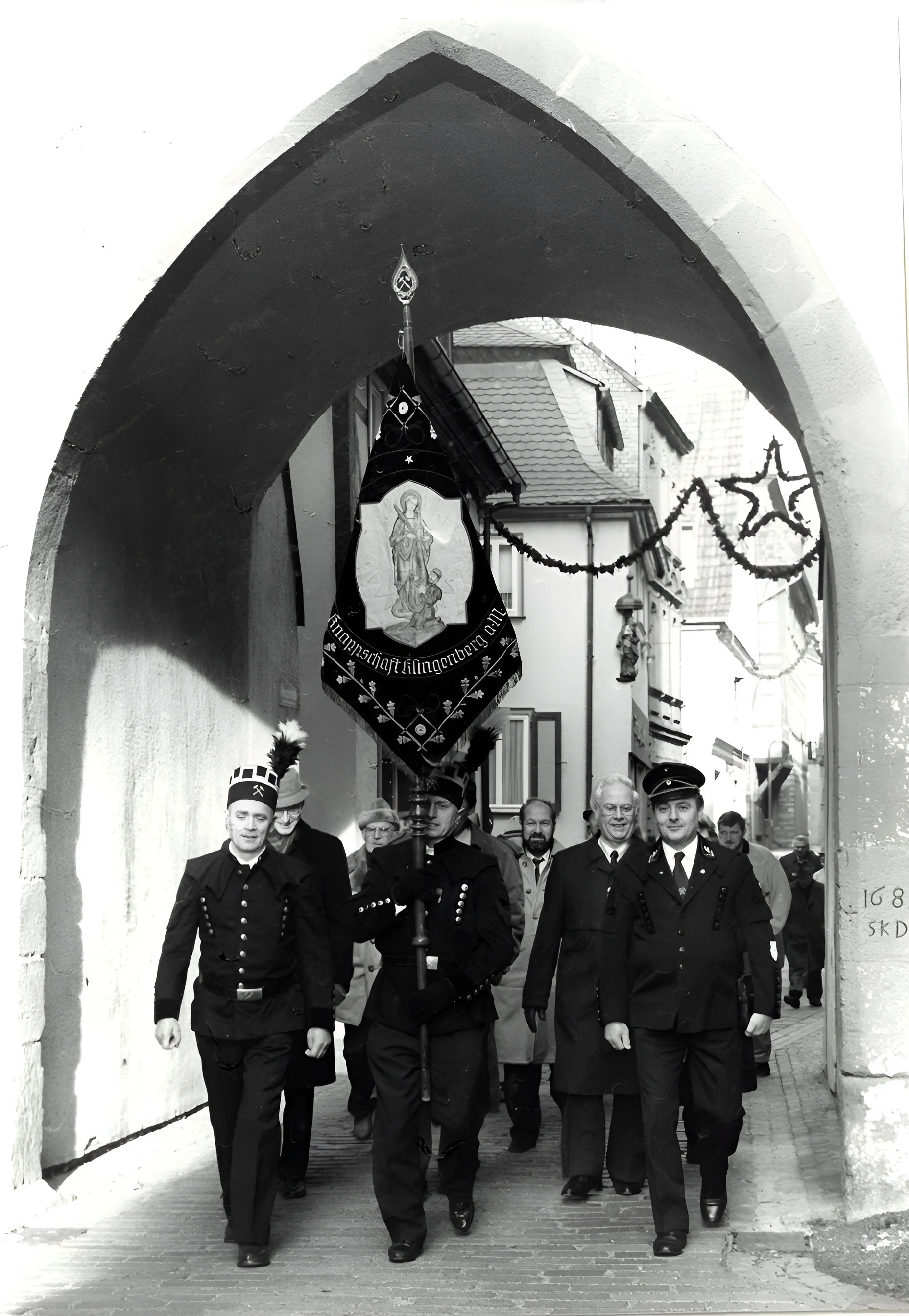 Auf dem Weg von der Kirche zum Burkarder Hof