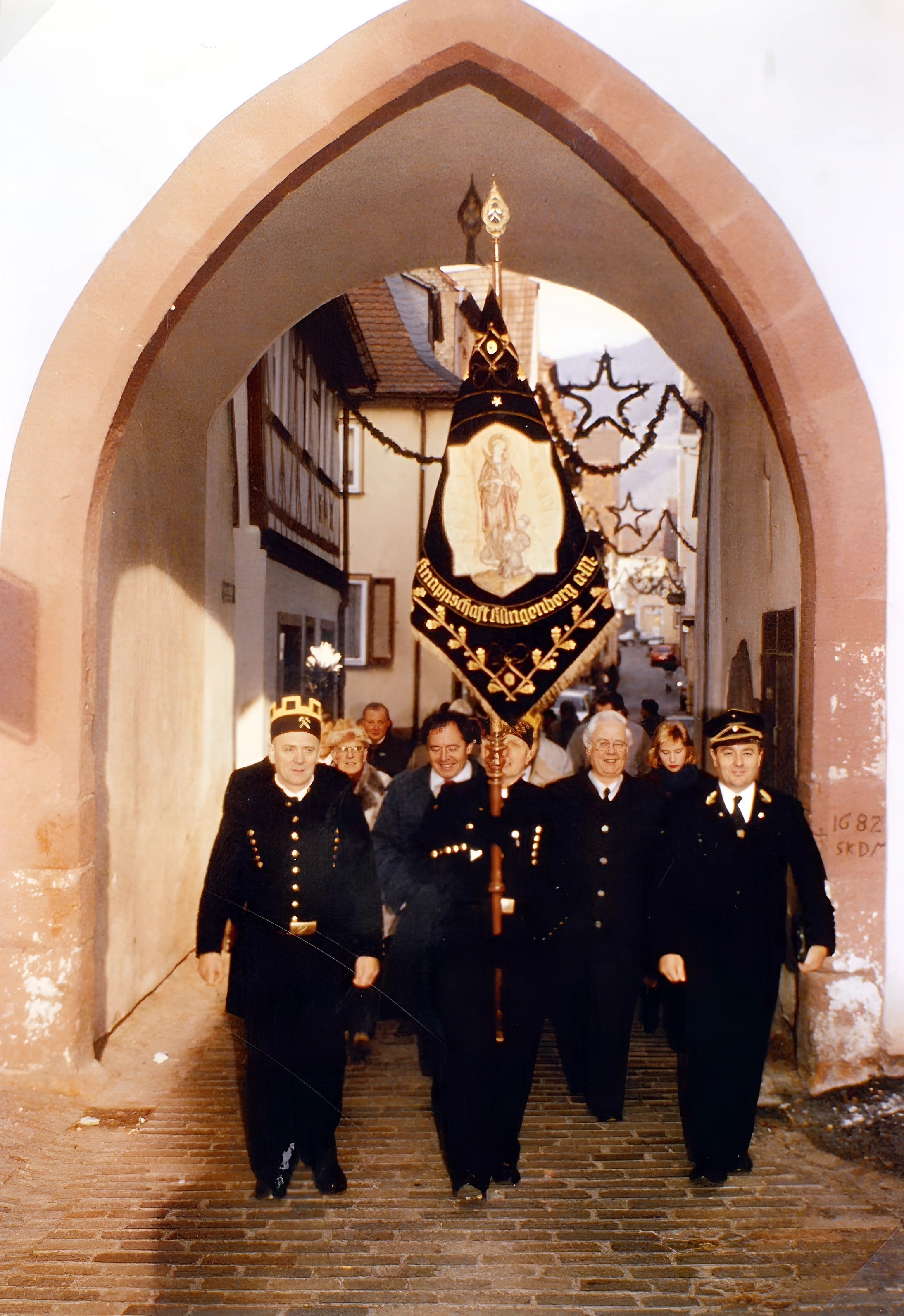 Auf dem Weg von der Kirche zur Barbarafeier