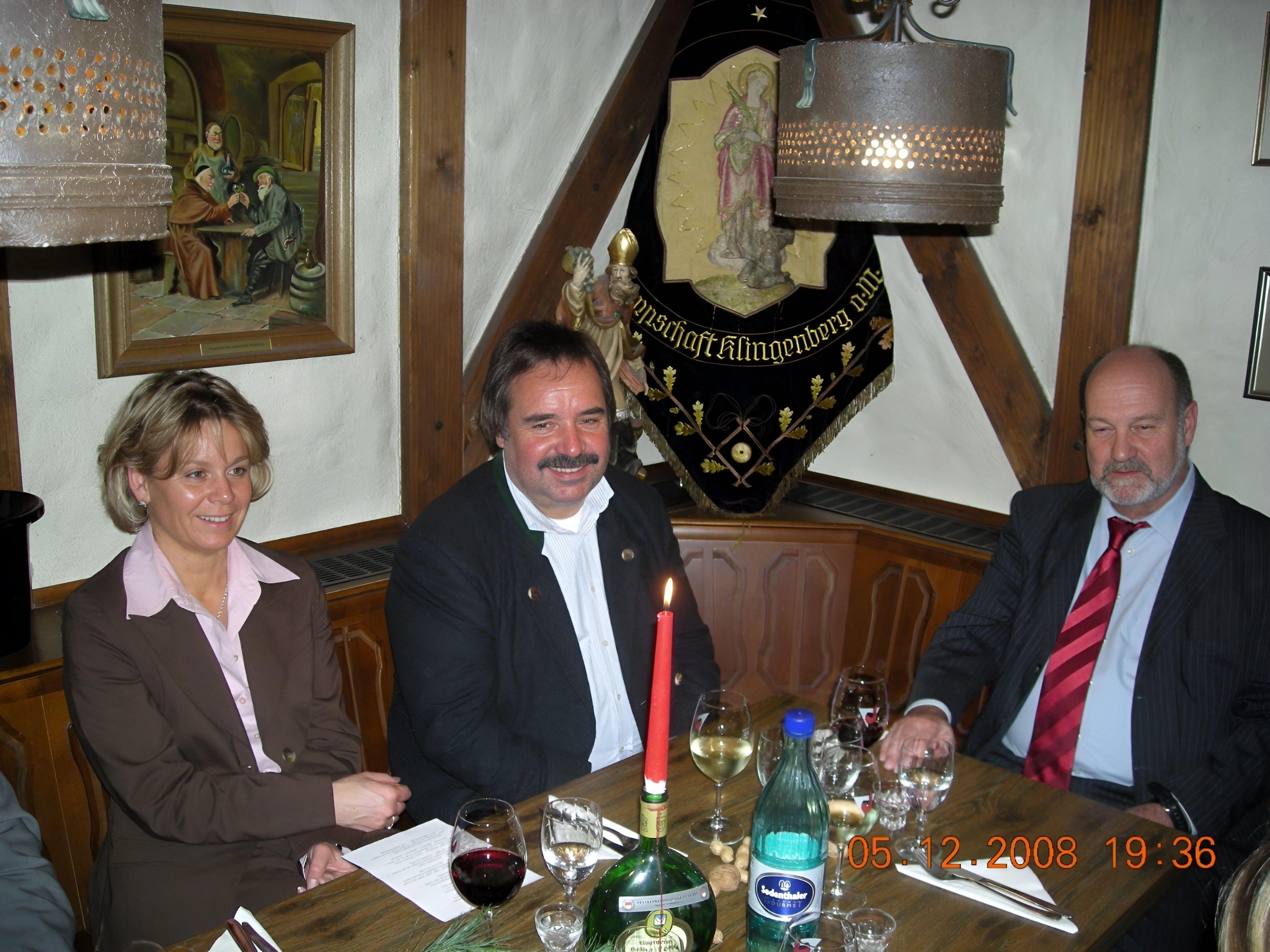 Während der Barbarafeier in der Ausschankstube des Weingutes