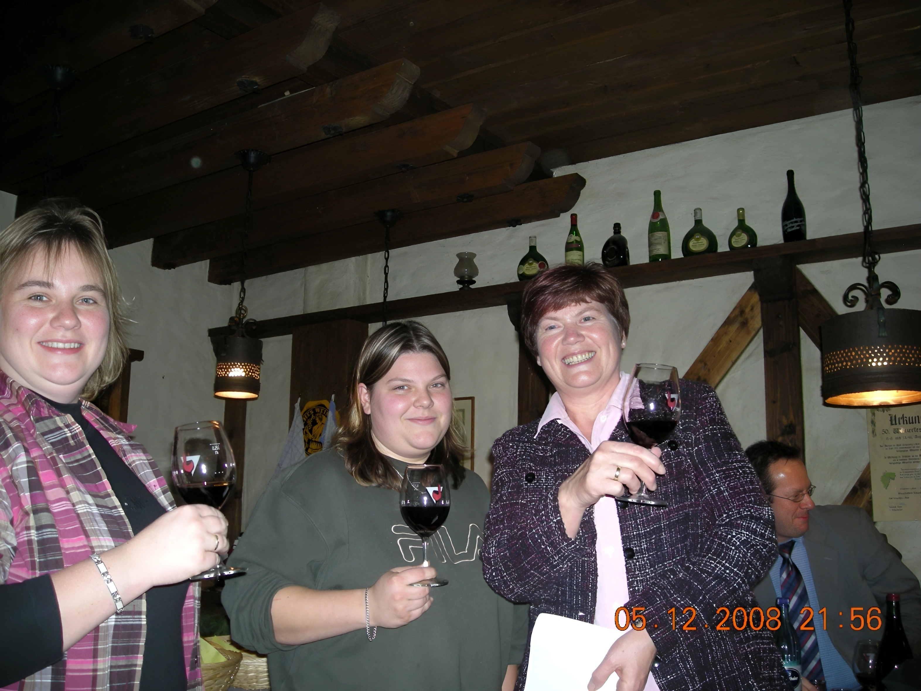 Während der Barbarafeier in der Ausschankstube des Weingutes