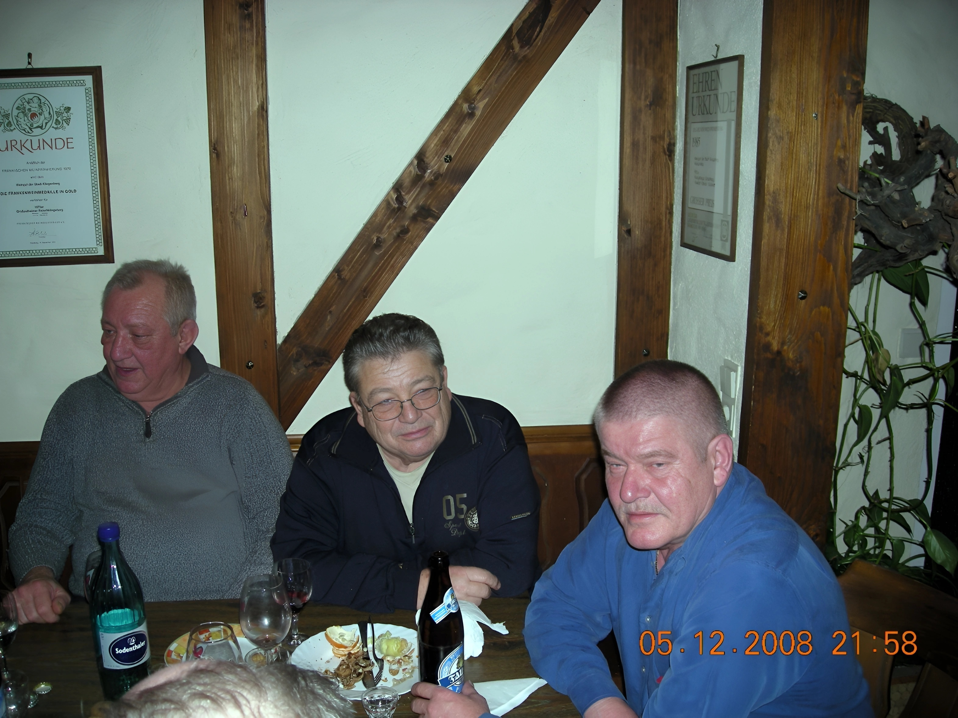 Während der Barbarafeier in der Ausschankstube des Weingutes