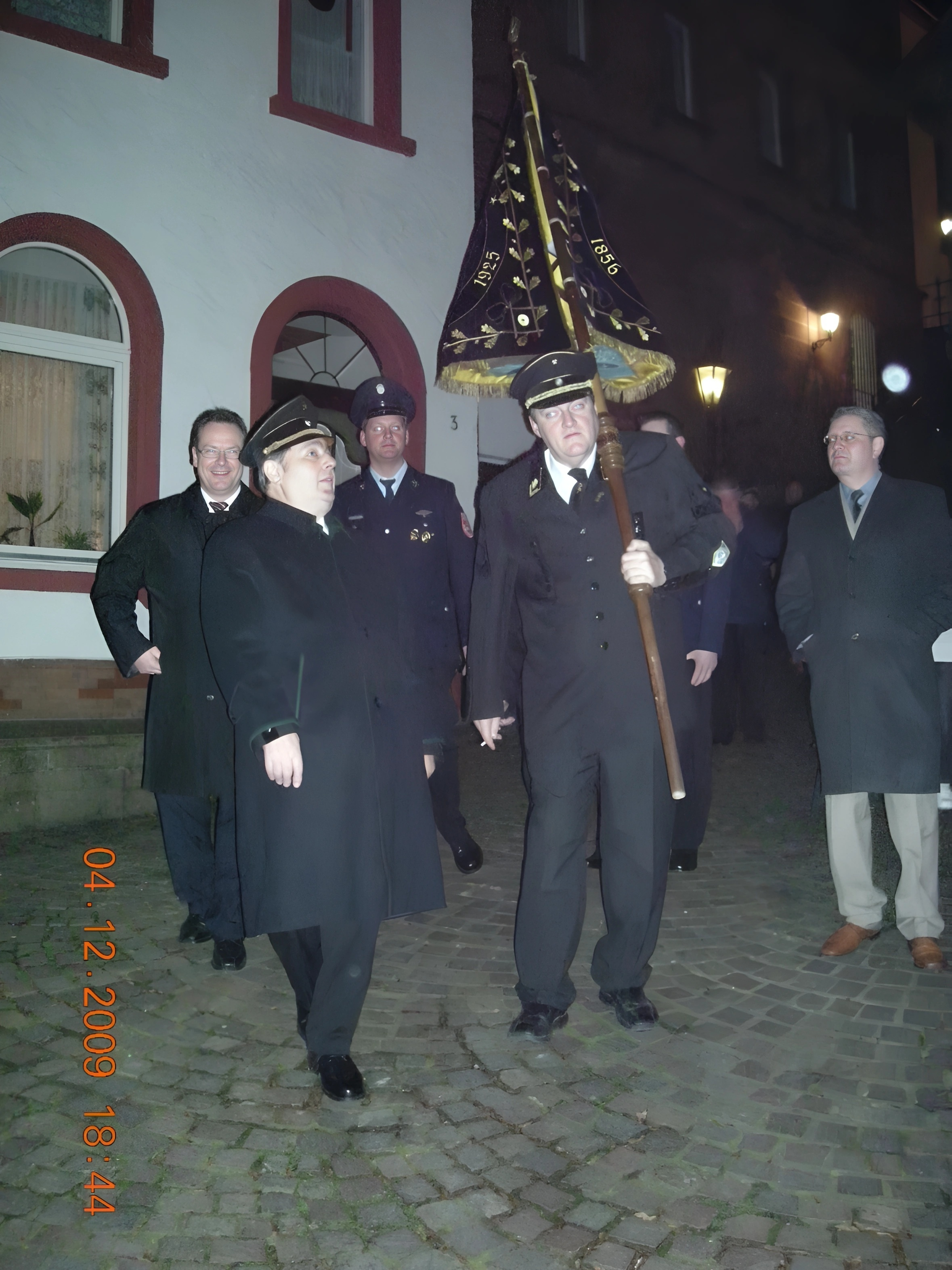 Auf dem Weg von der Hl. Messe zur Barbarafeier