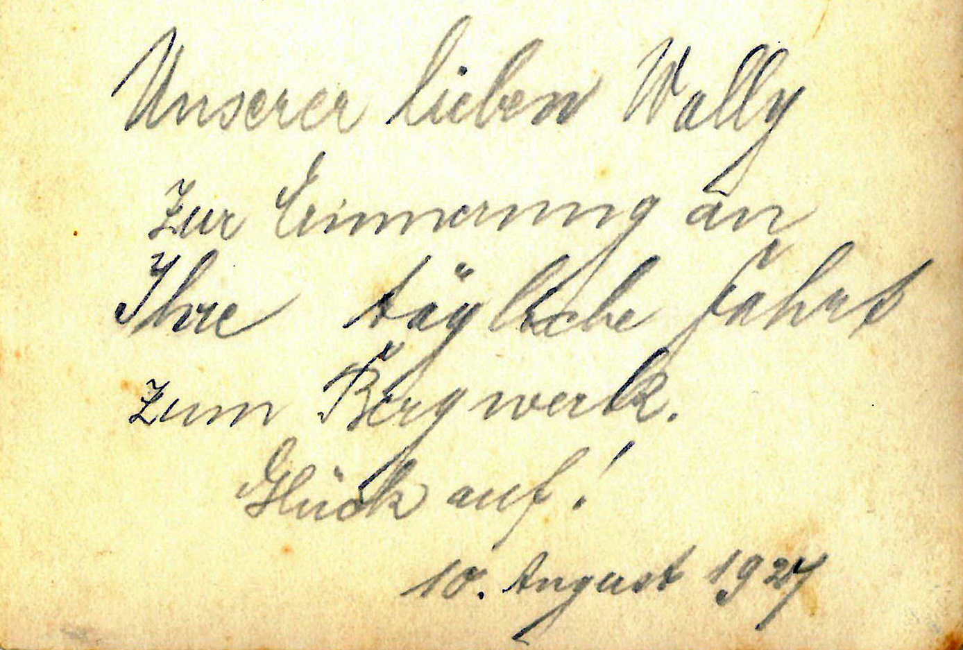 Rückseitenbeschriftung zum Andenken an Wally Vill