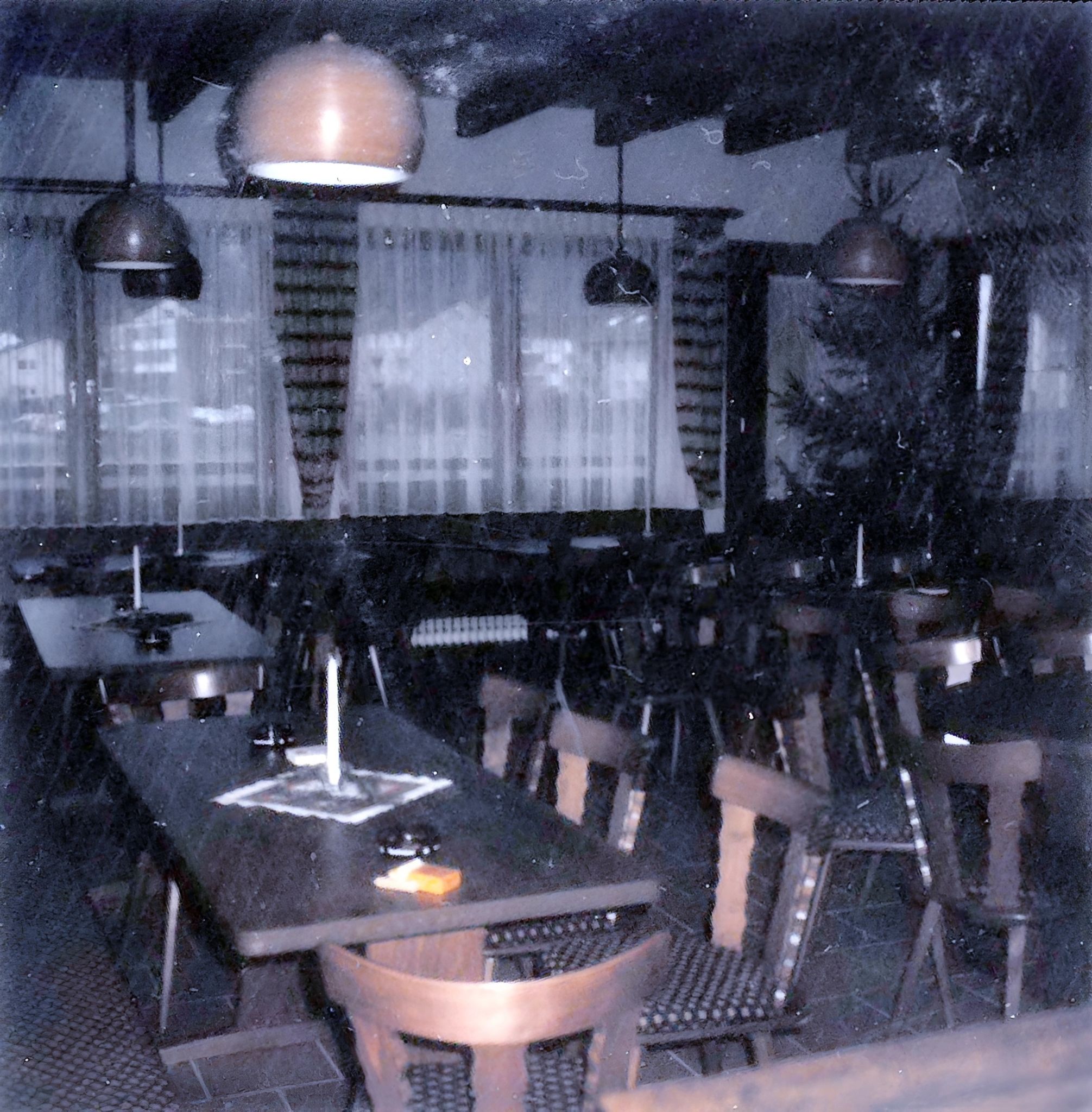 Es ist geschmückt für die erste Weihnachtsfeier im neuen Sportheim