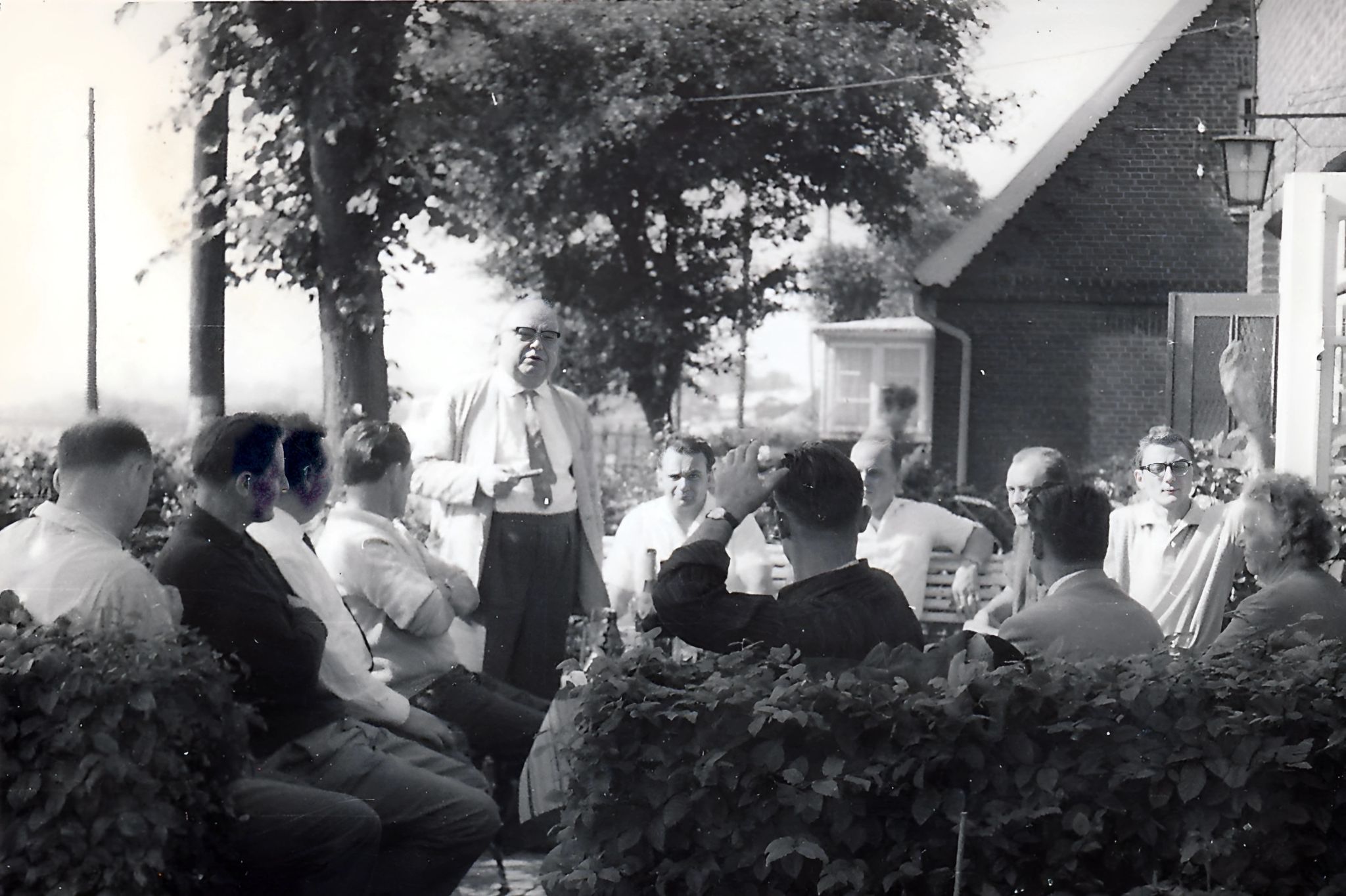 Der Männerchor des Gesangvereins Klingenberg beim Besuch seiner Sangesfreunde von der Flora Zollenspieker in Hamburg