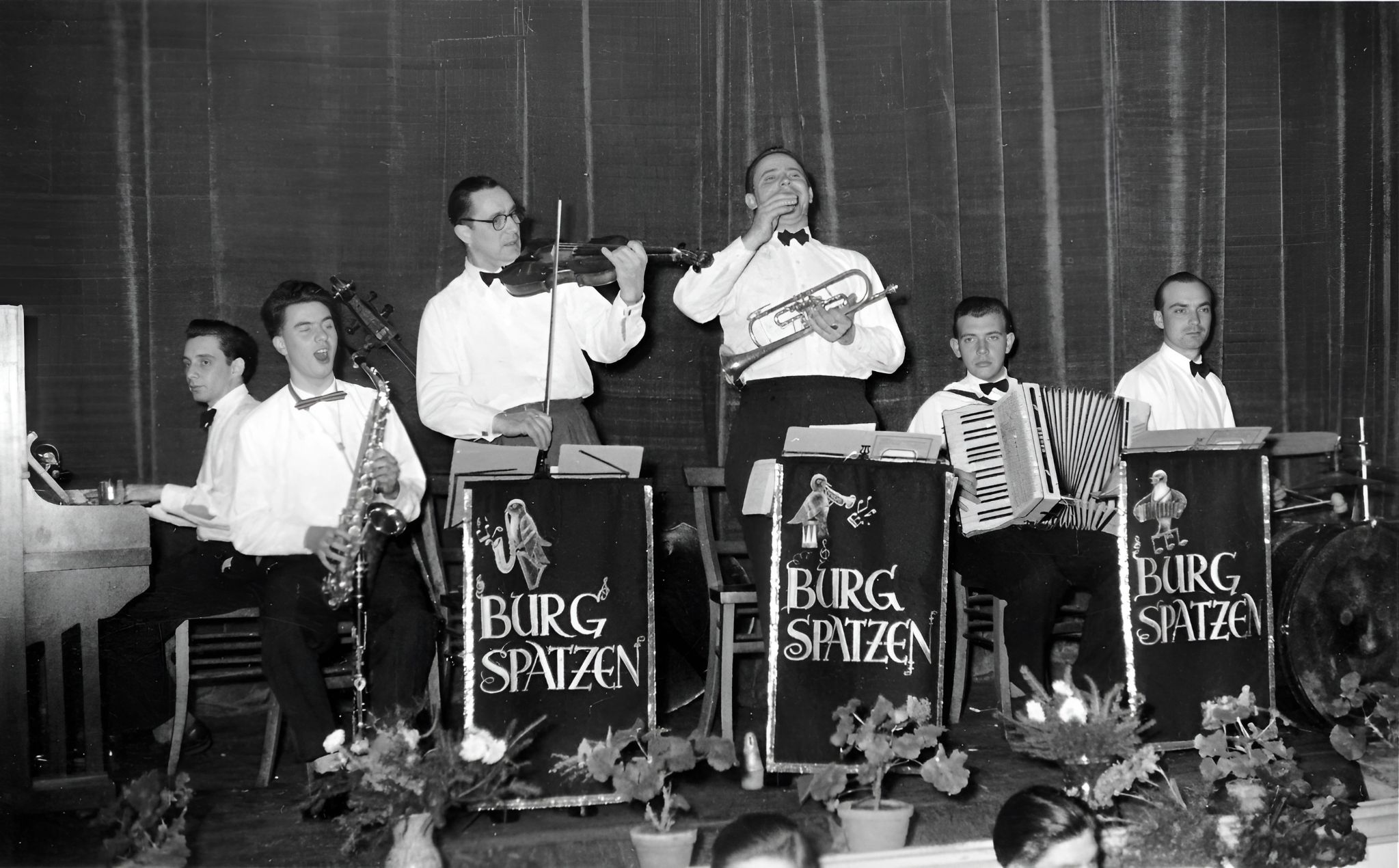 Die Burgspatzen 1954 beim Tanzkurs Alisch