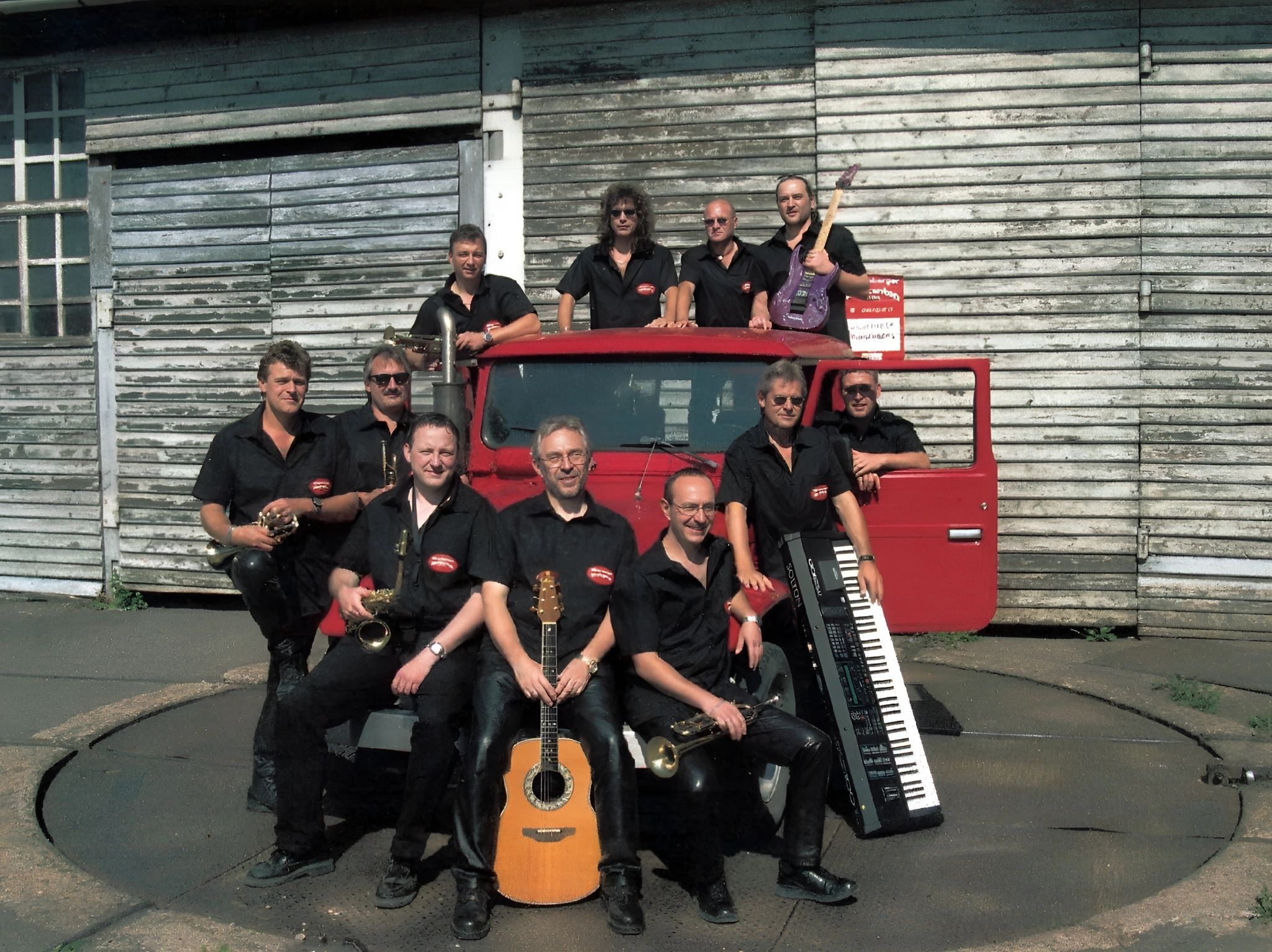 Gruppenfoto der "Klingenberger Musikanten" im Juli 2003