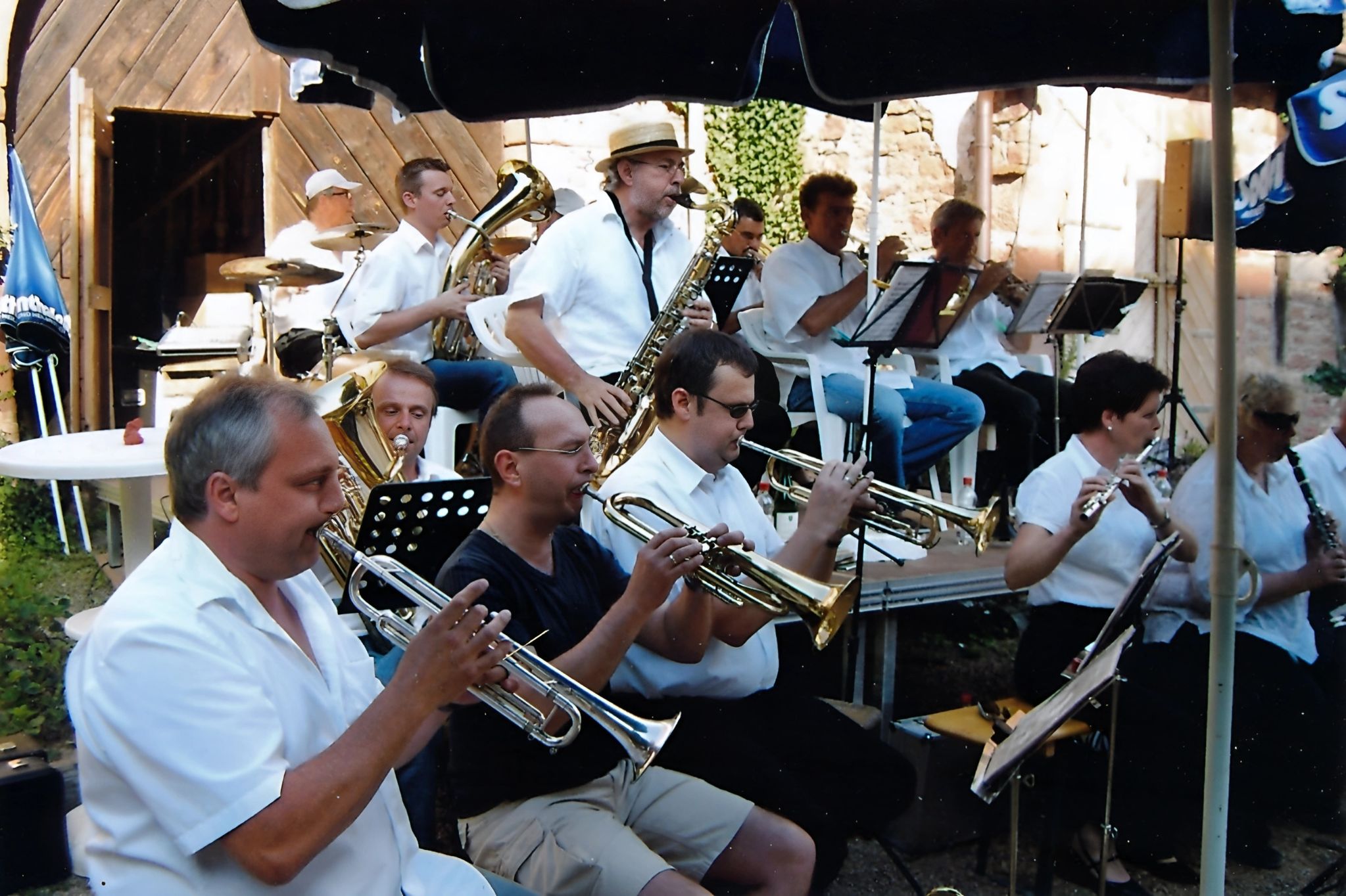 Konzer des Musikvereins Klingenberg im Schlosshof im Jahr 2010