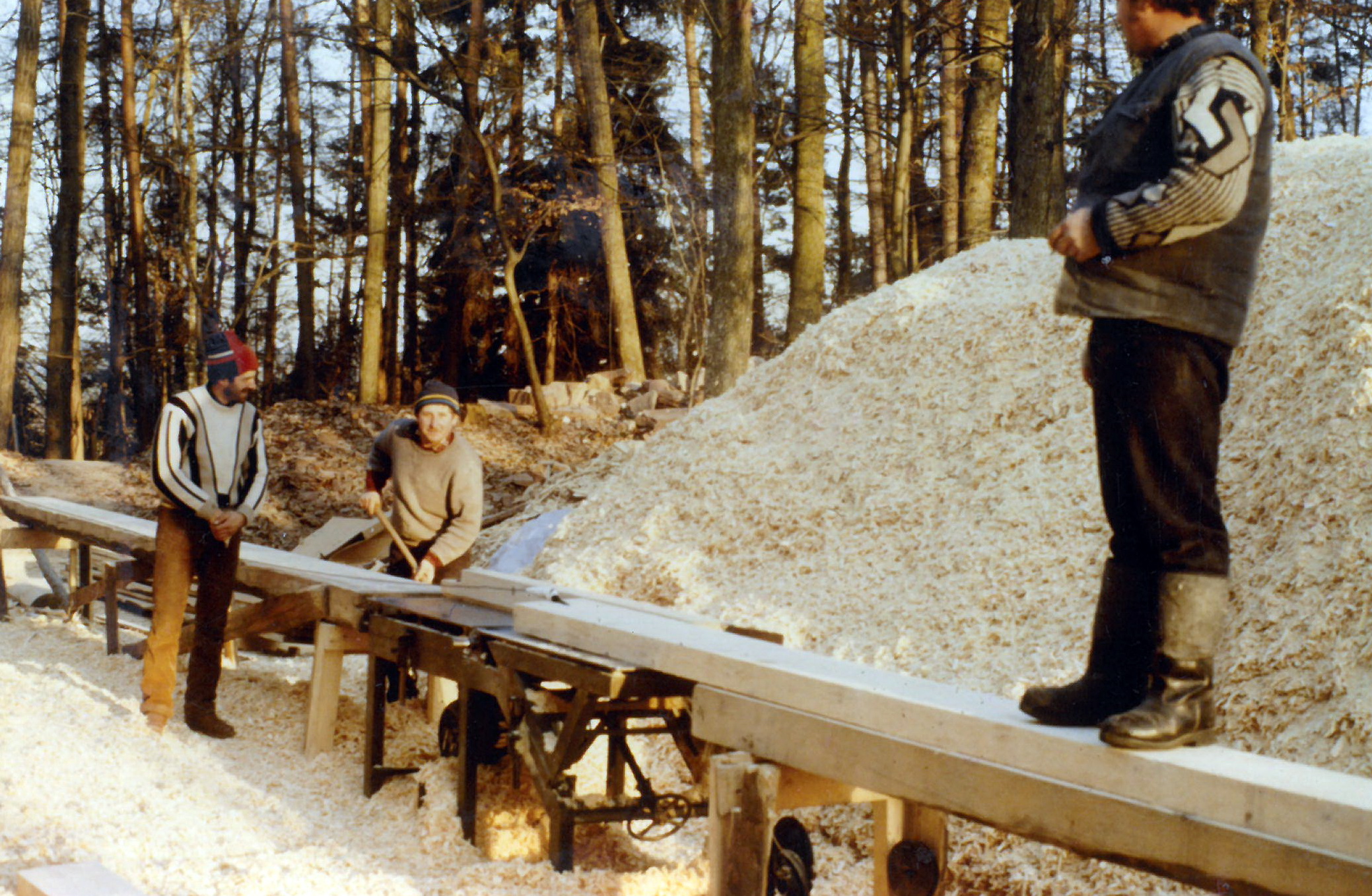 Kanthölzer werden gehobelt