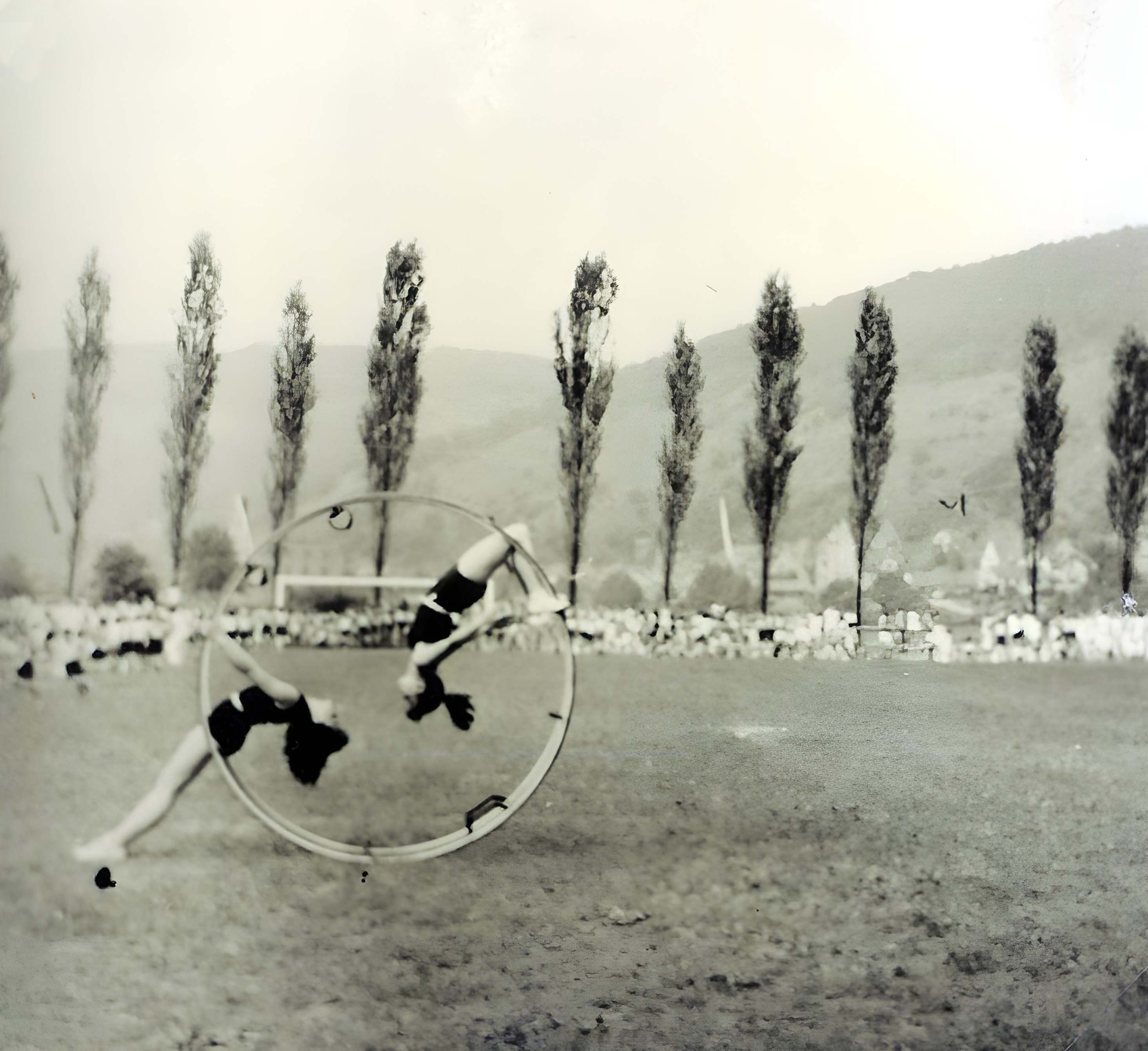 Rhönradvorführungen auf dem Turnplatz in Trennfurt