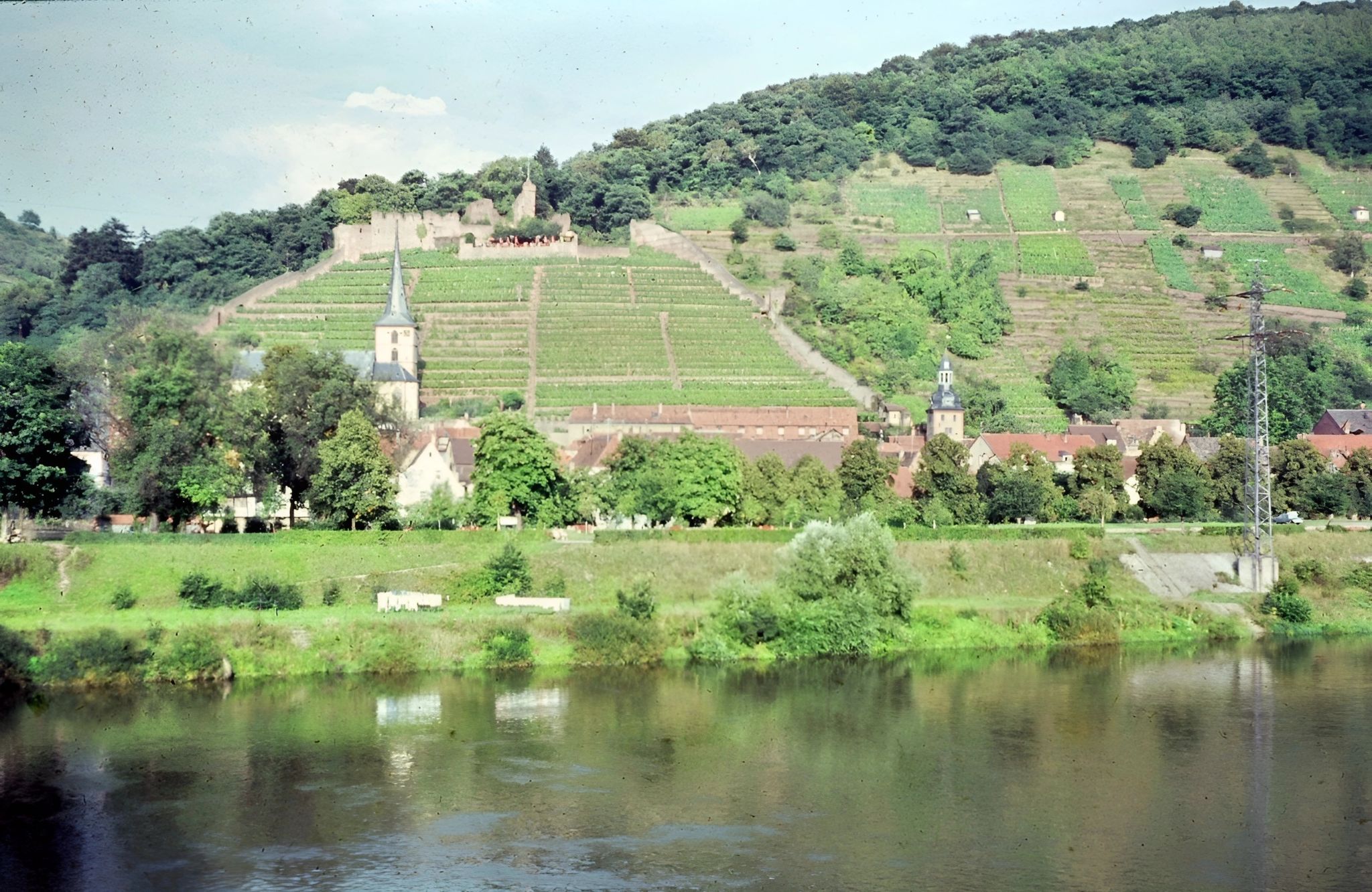 Blick auf die Clingenburg um 1968