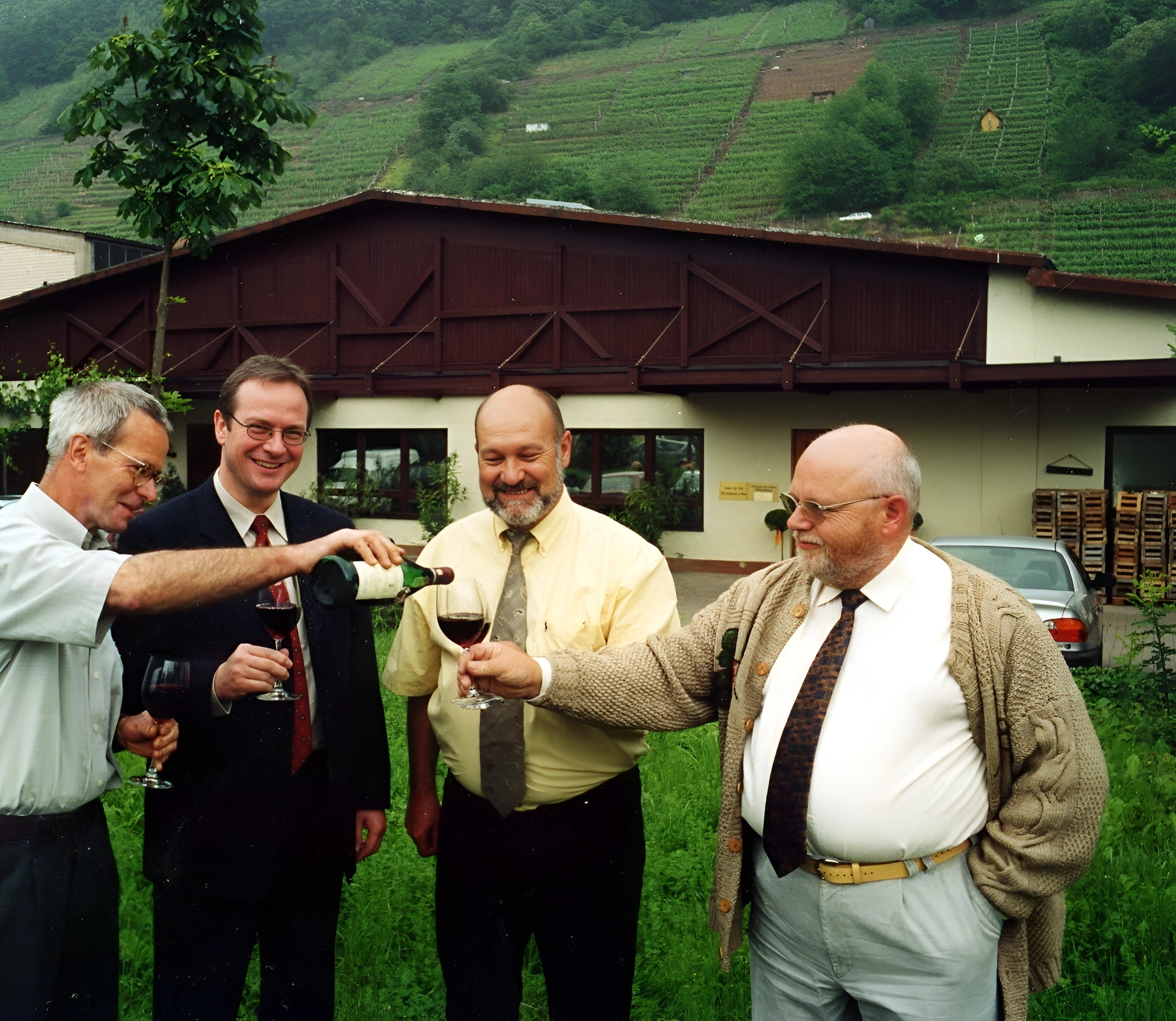 Anstoß auf 90 Jahre Weingut der Stadt Klingenberg