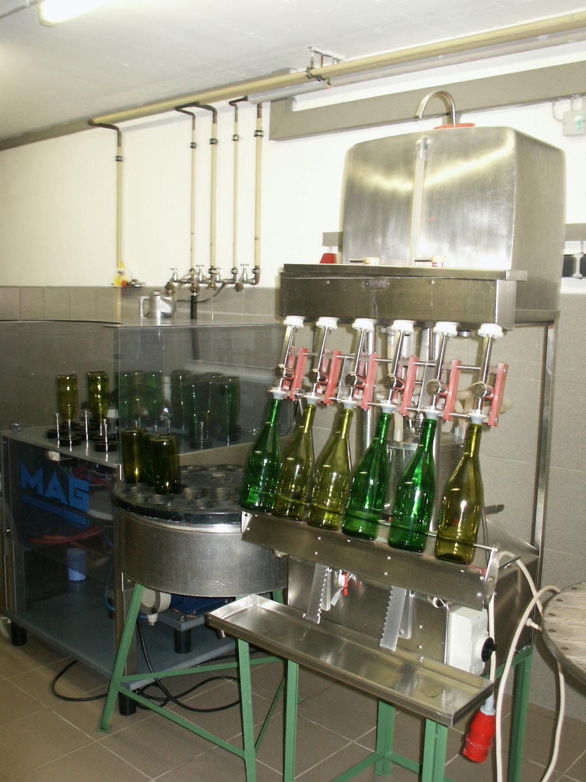 Abfüllanlage im Weingut