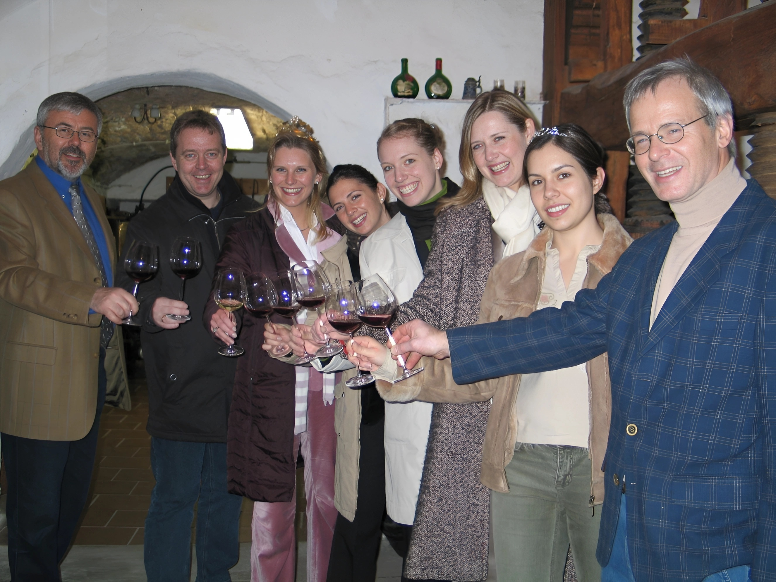 Weinprinzessinnen besuchen am 21.01.2005 das Weinbau- und Heimatmuseum