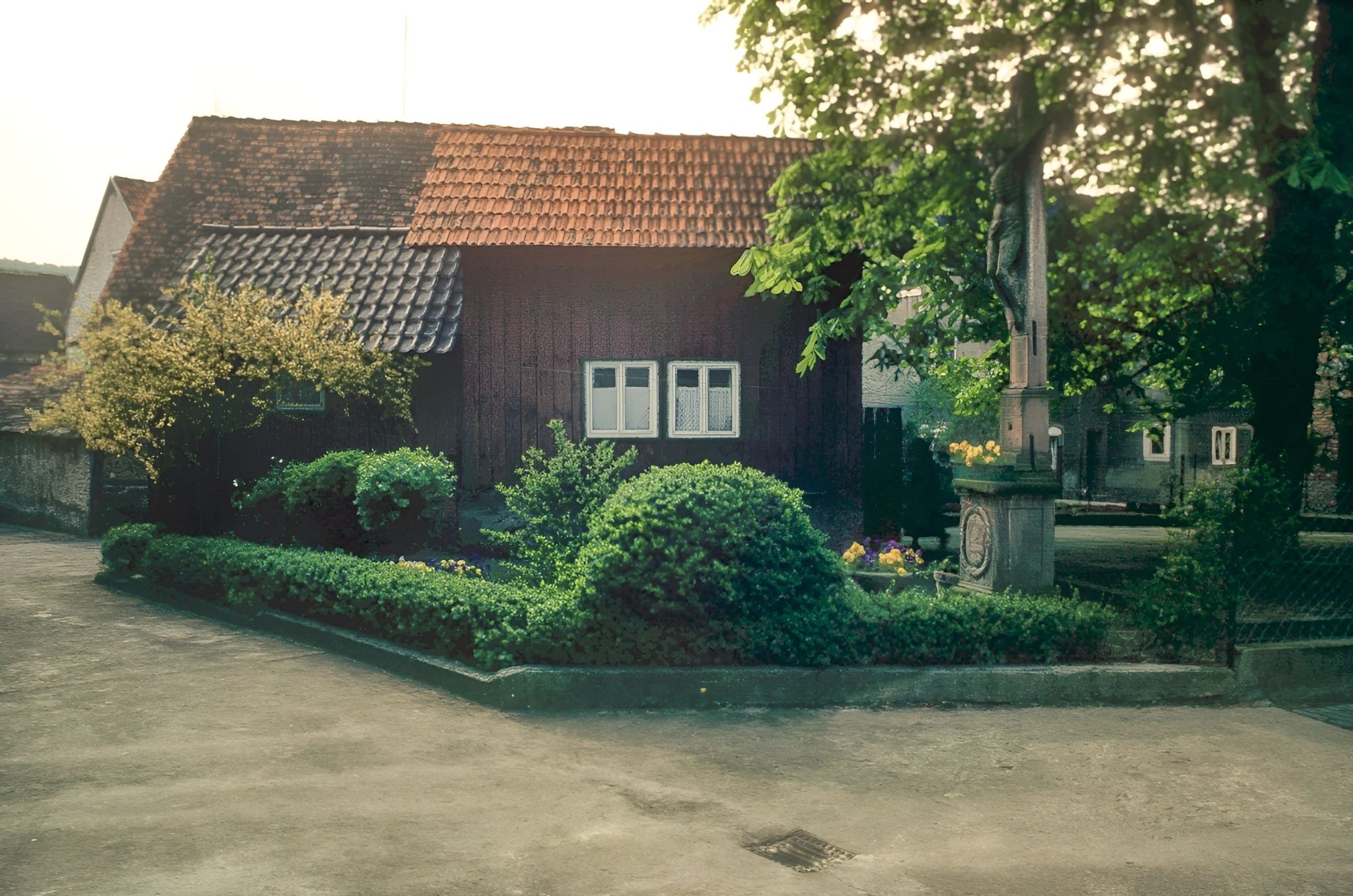 Steinkreuz im Umfeld des Schwesternhauses