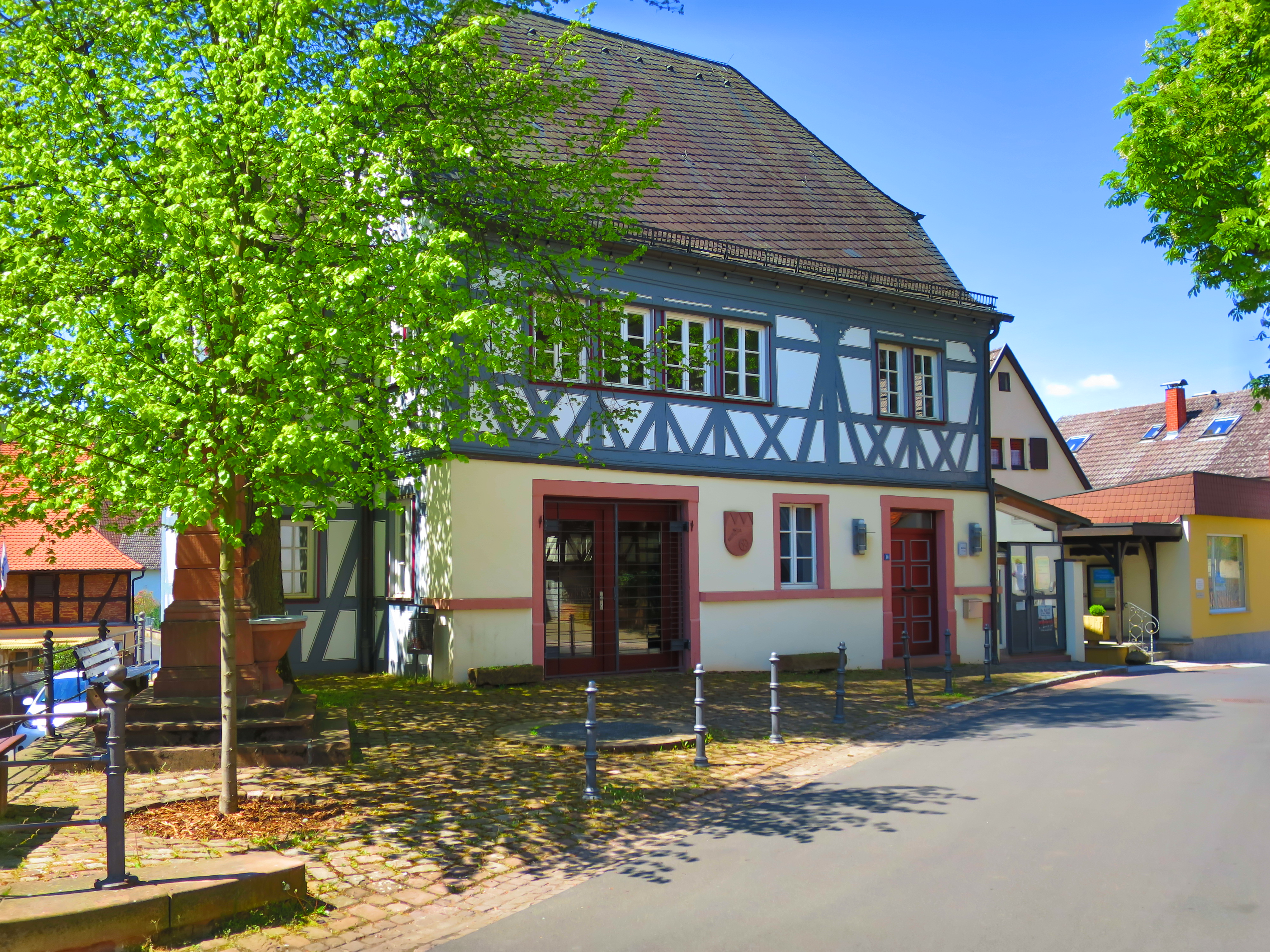 Das Röllfelder Rathaus