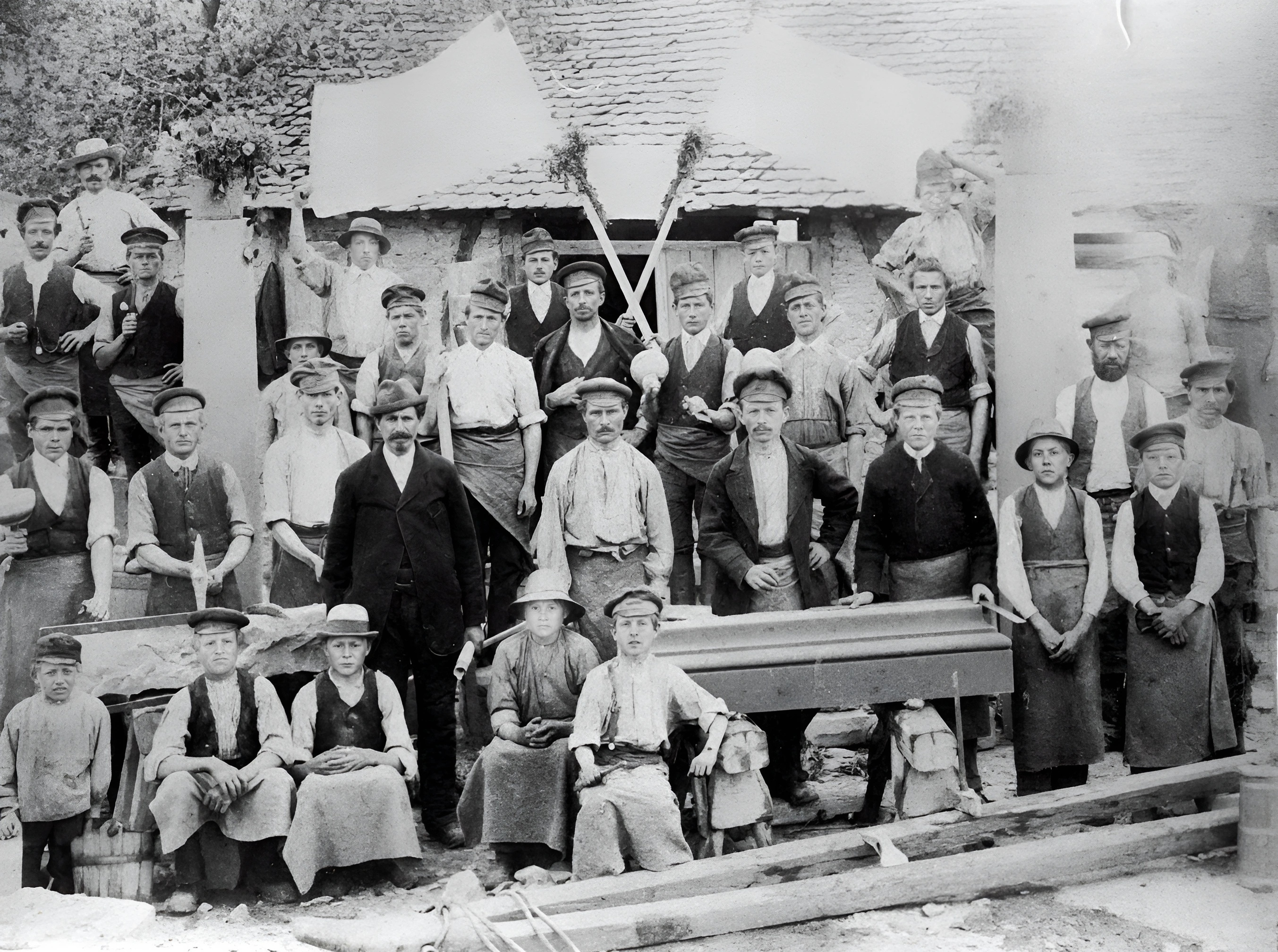 Röllfelder Steinmetzmeister mit Gesellen und Lehrlingen