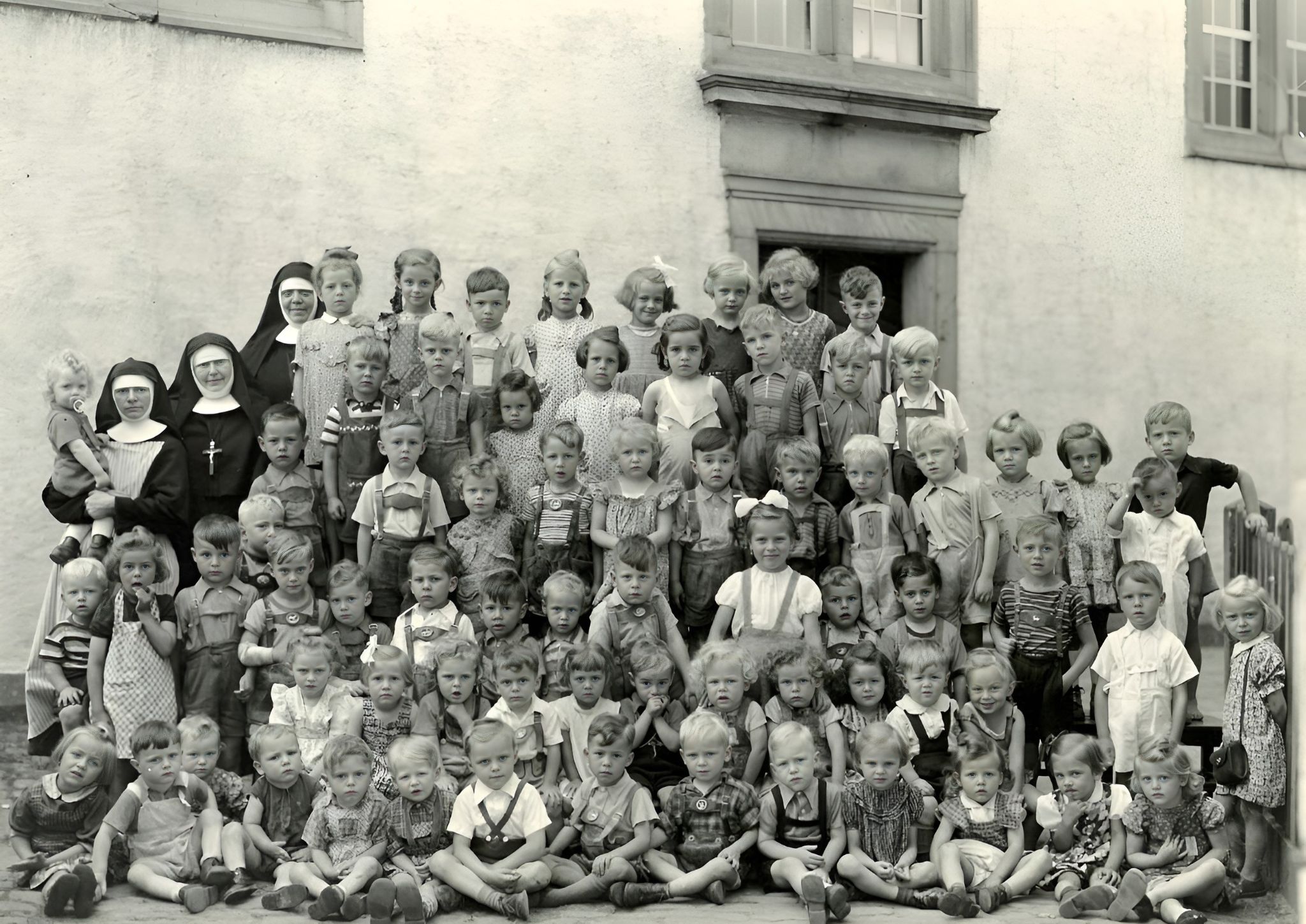 Gruppenfoto Kindergarten Röllfeld 1952