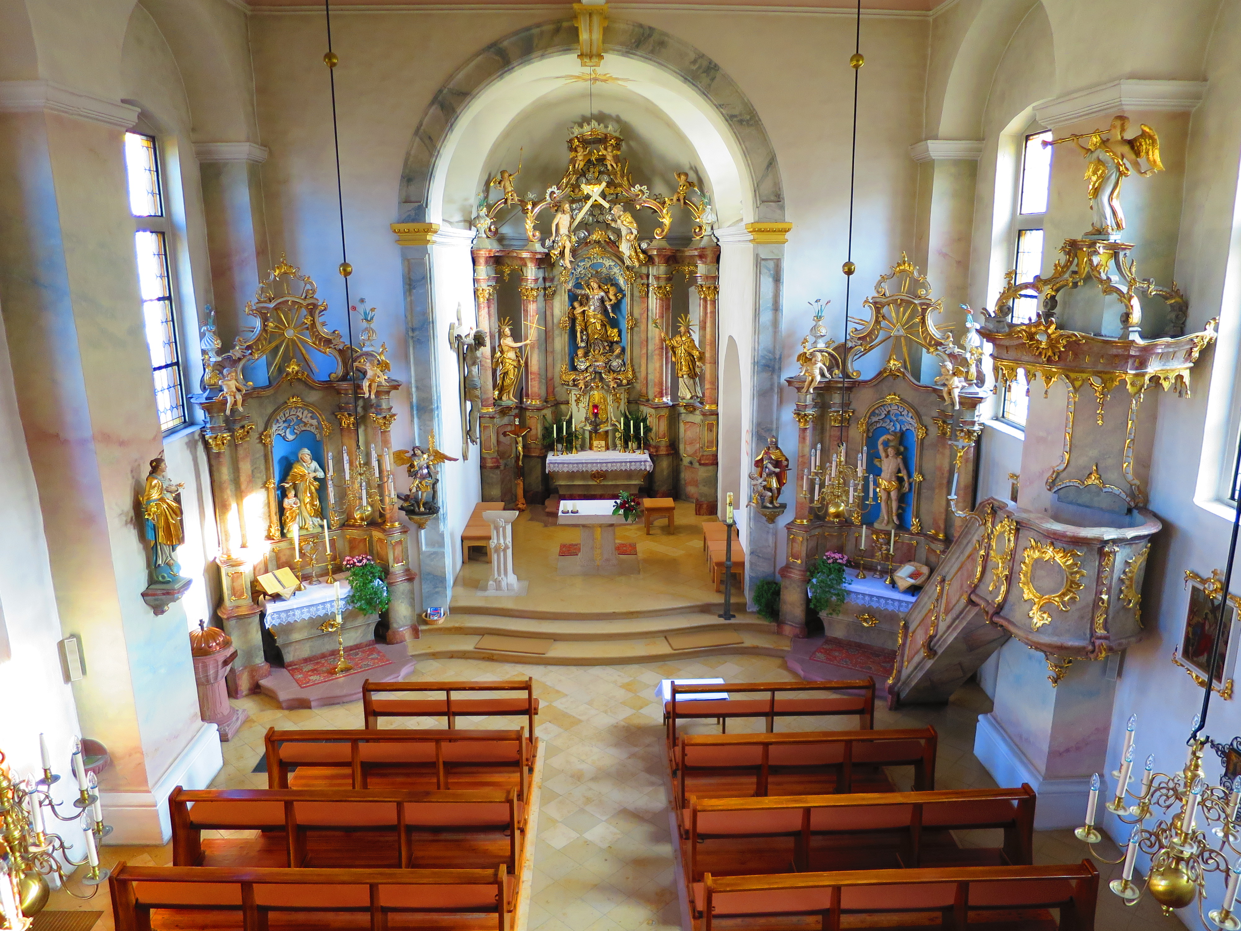 Innenansicht der Pfarrkirche Mariä Himmelfahrt