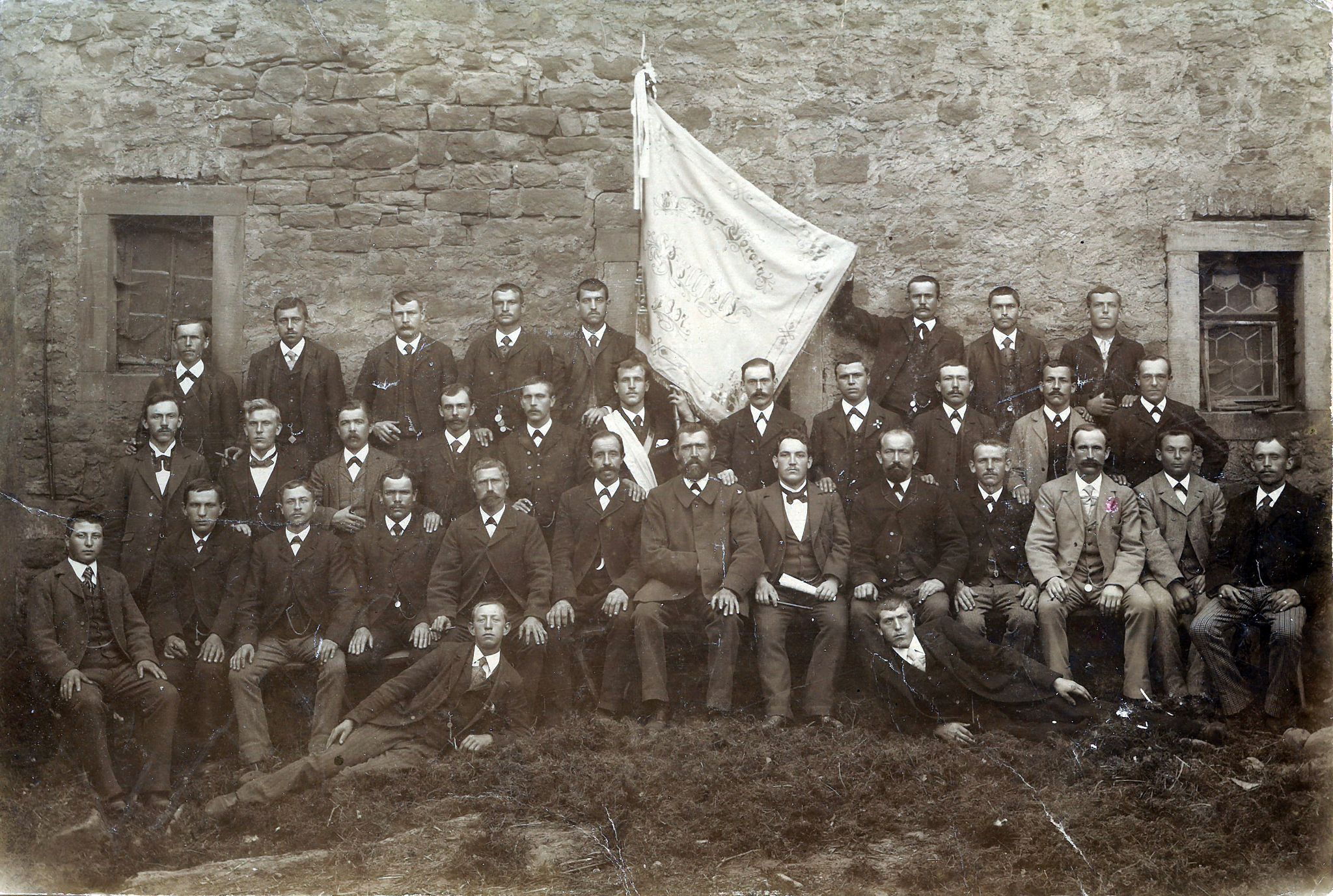 Fahnenweihe des Gesangvereins Röllfeld 1899