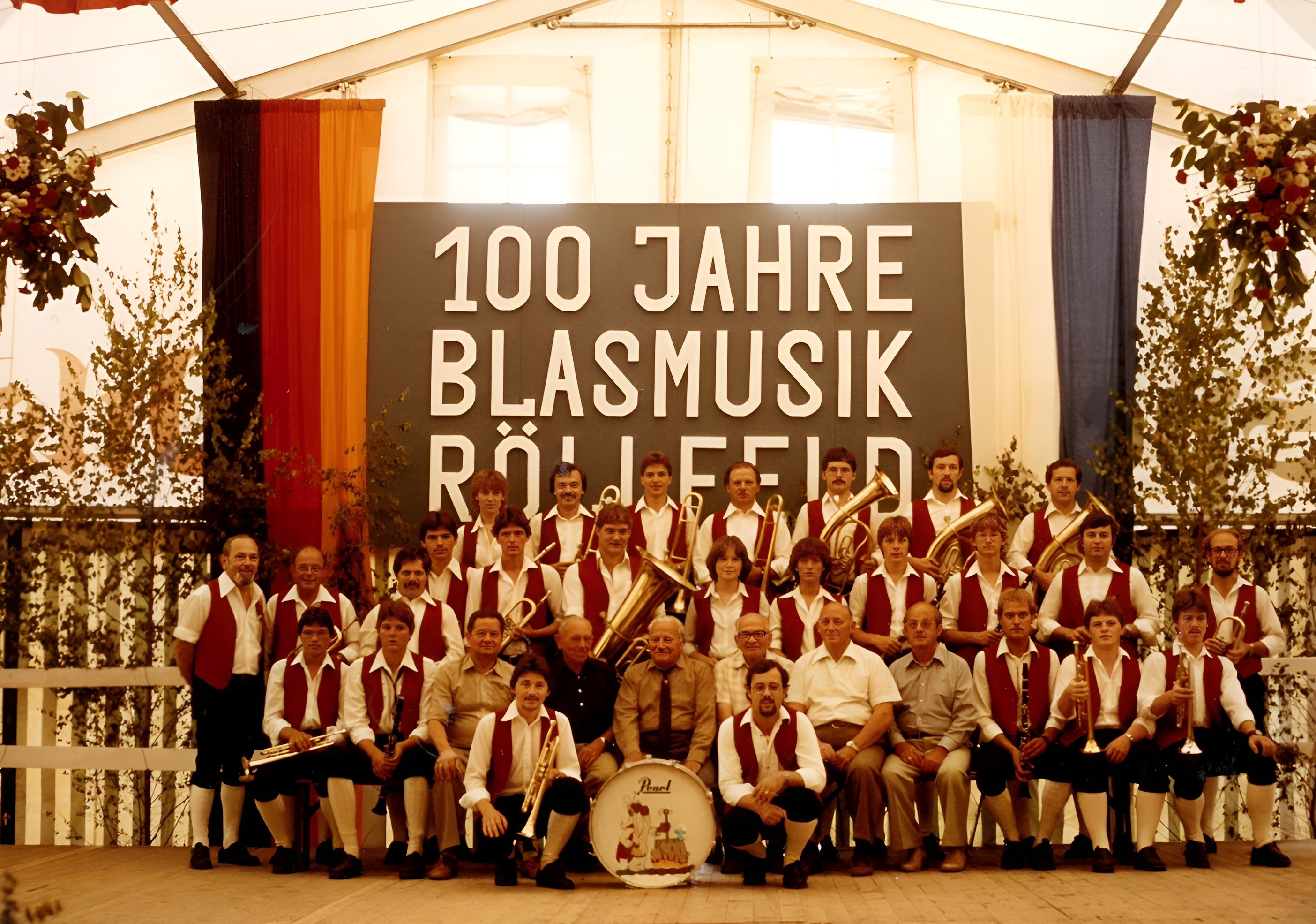 Gruppenfoto 1981 anl. 100 Jahre Blasmusik Röllfeld