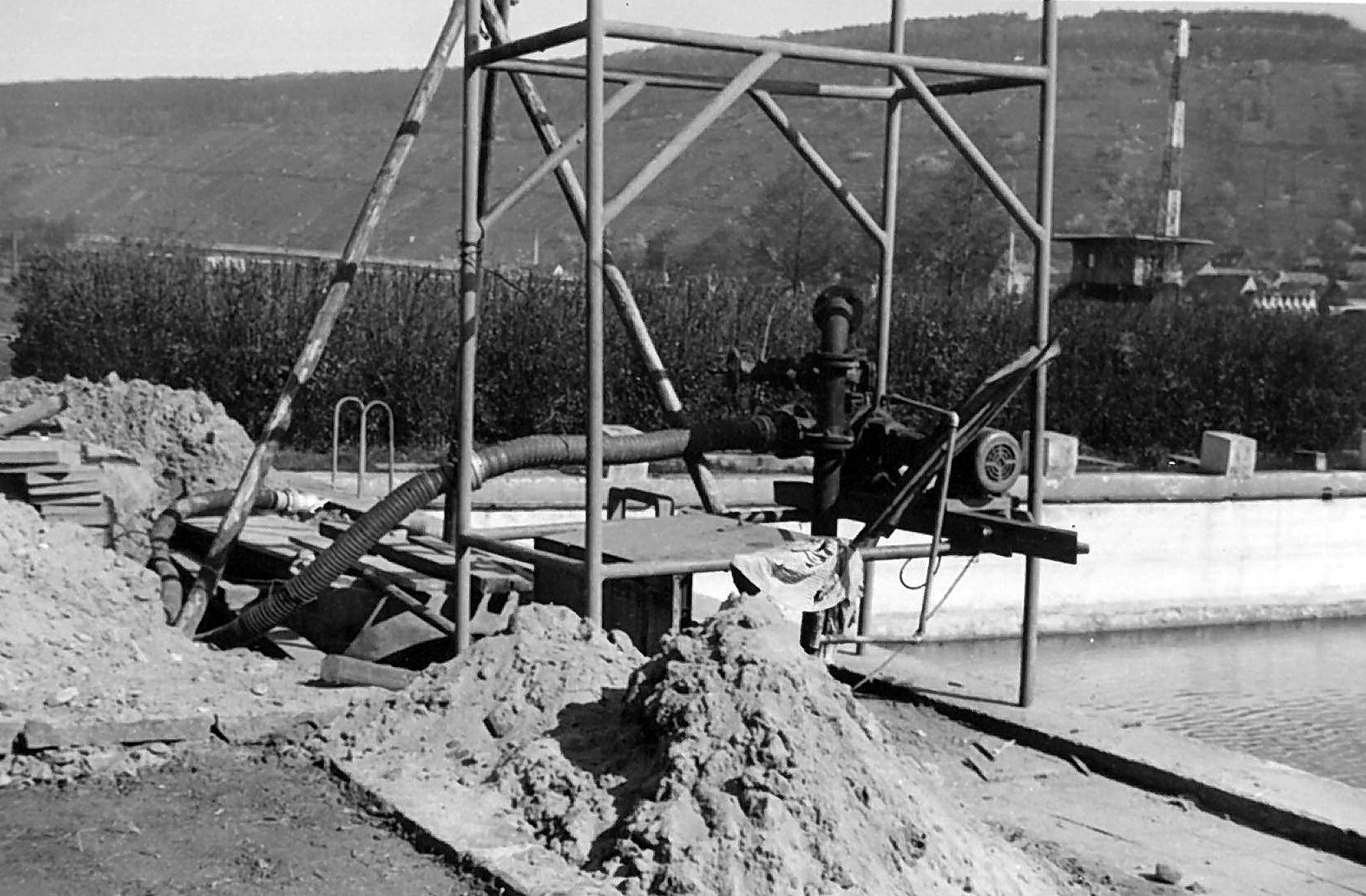 Schlammbeseitigung 1948 nach dem Hochwasser