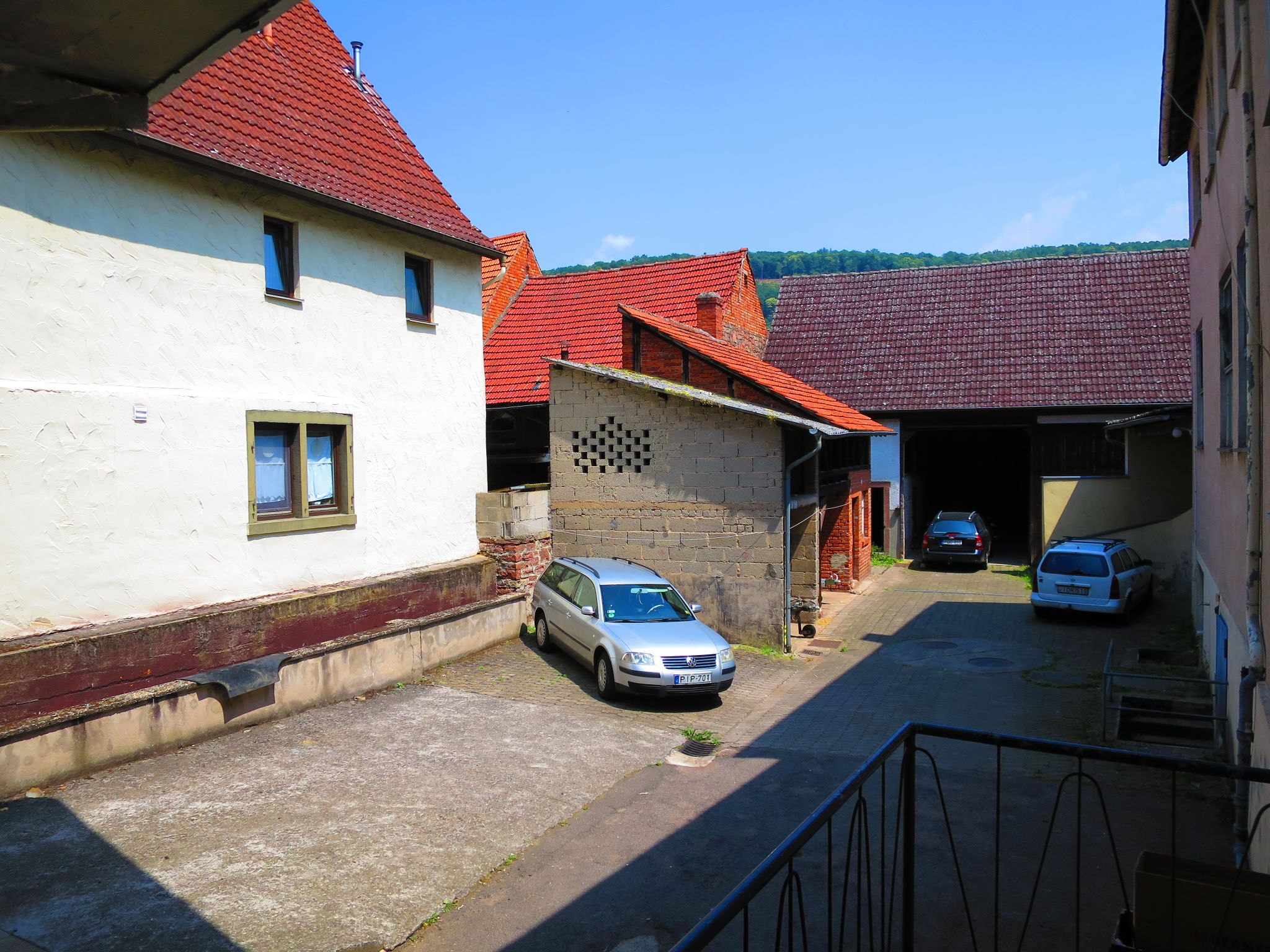 Blick in den Innenhof der Gaststätte