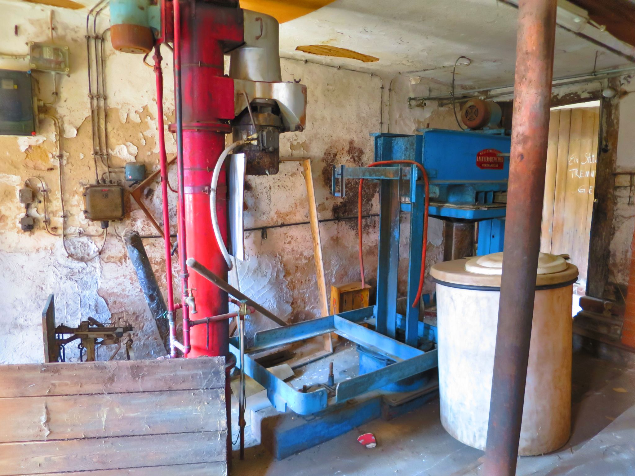 Die alte Mostkelter - hier kamen im Herbst die Familien zusammen um Äpfel zu keltern.