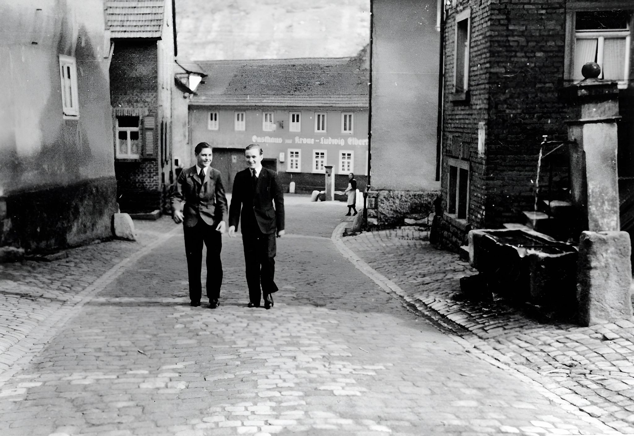 Blick in die Ankergasse zu Gasthaus zur Krone um 1960