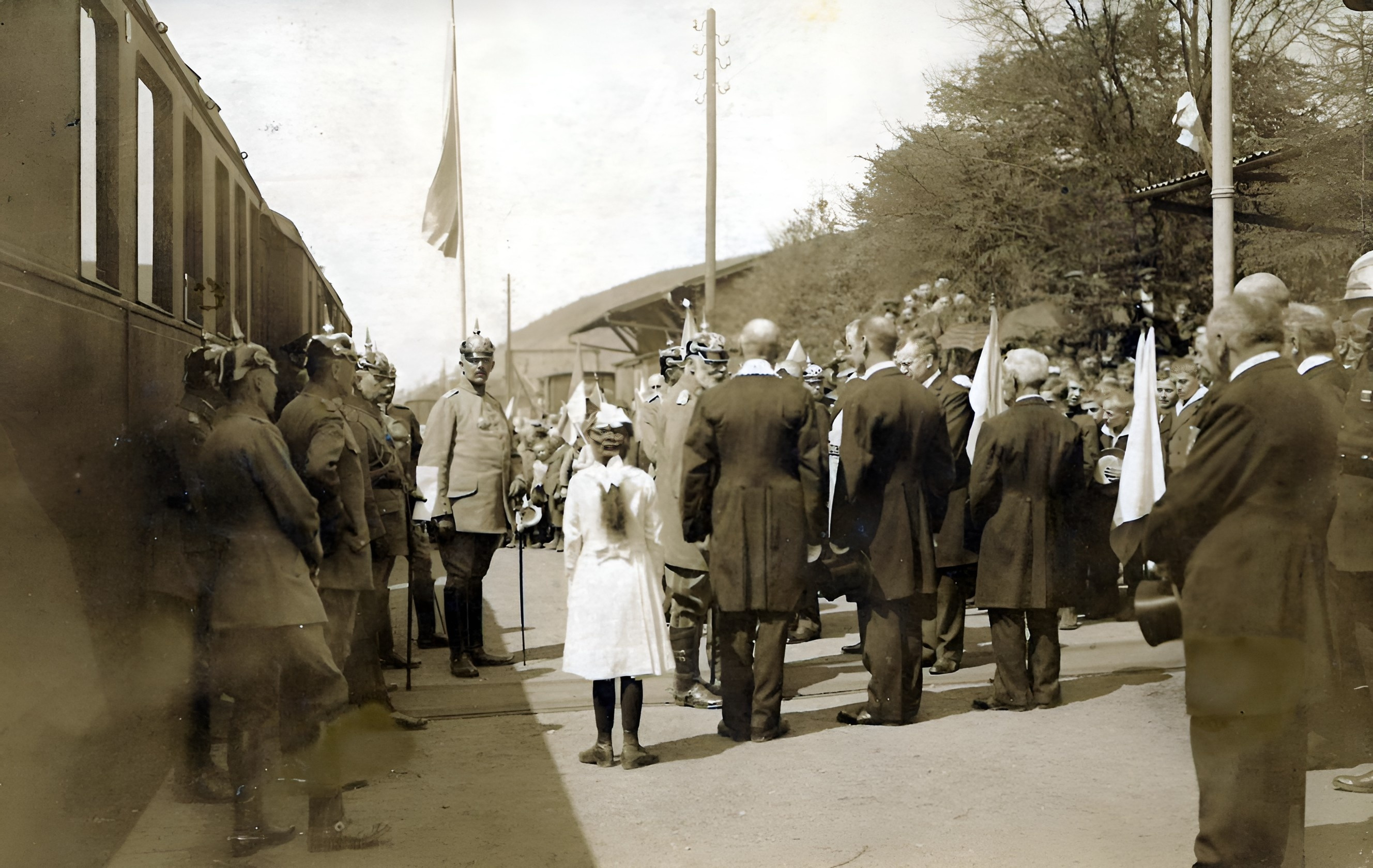 "Großer Bahnhof" in Klingenberg