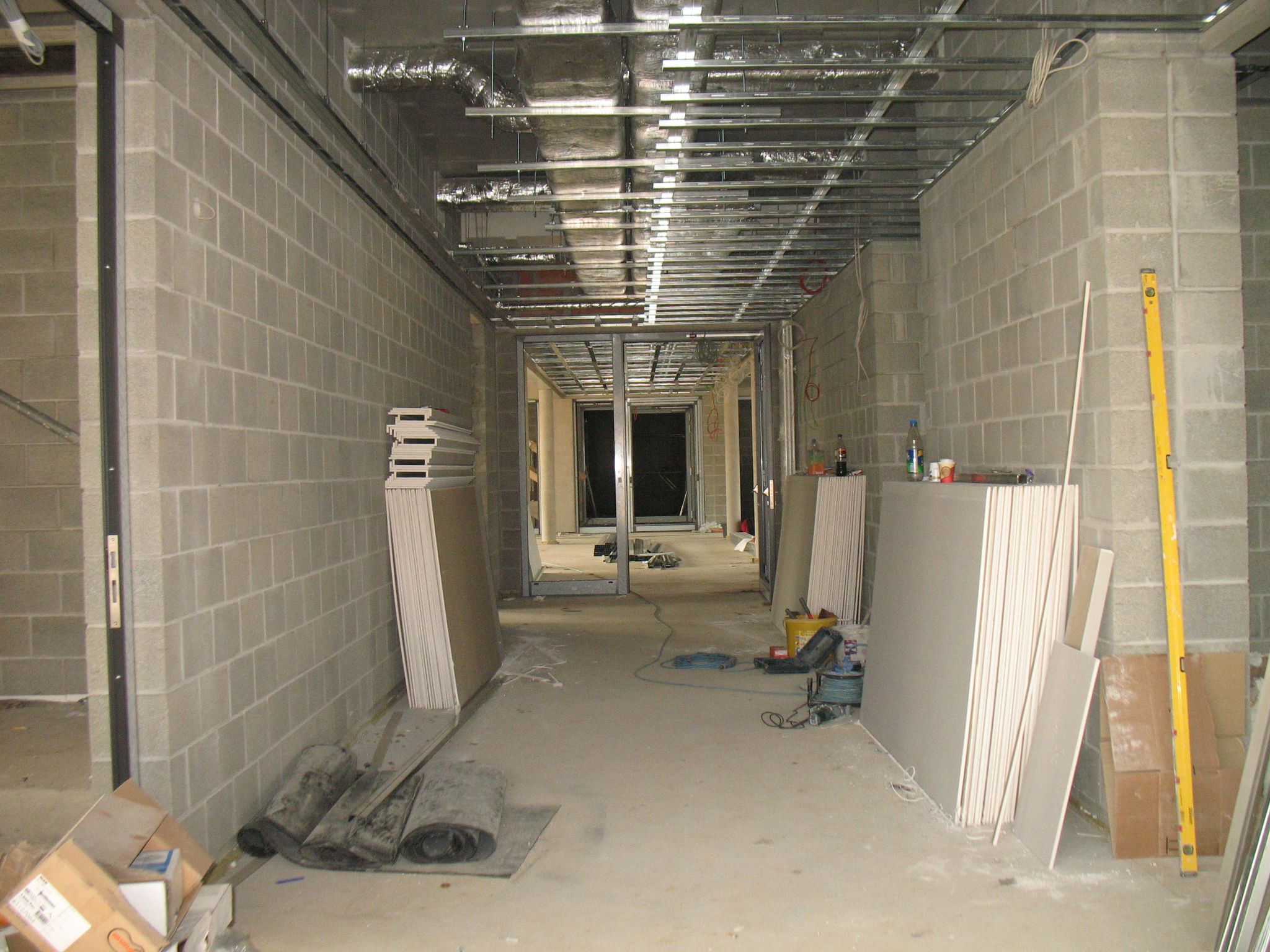 Neubau des 1972 erbauten Anbaus der Schule Trennfurt