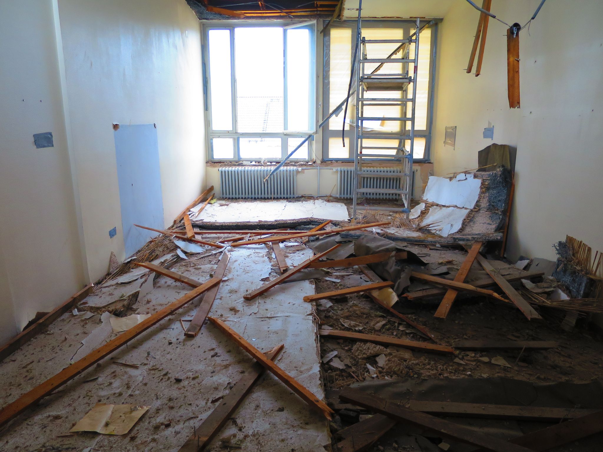 Sanierungsarbeiten im Jahr 2015 am 1956 erbauten Schulgebäude