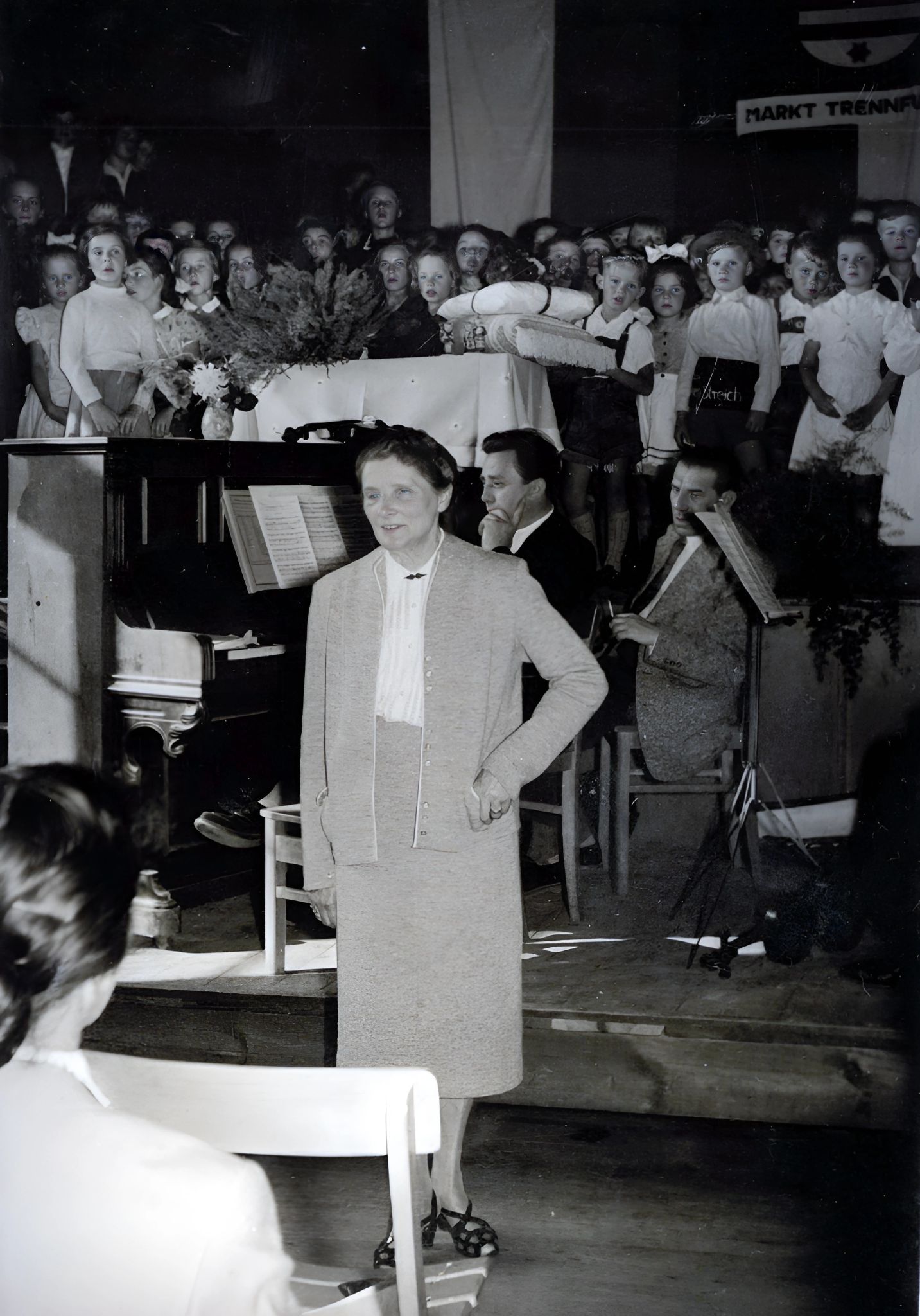 Eva Barthelmes bei ihrer Verabschiedungsfeier am 11.09.1955