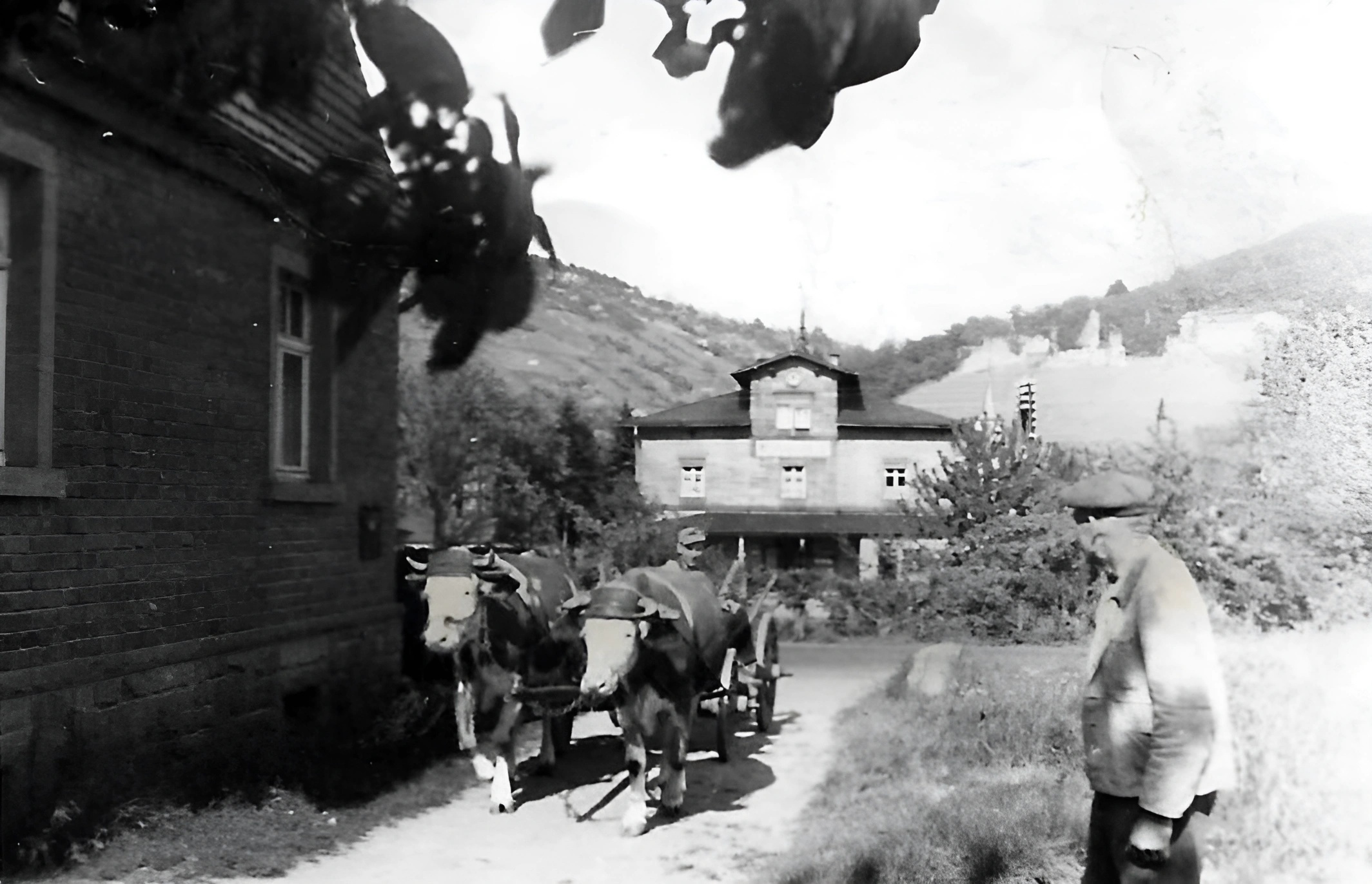 An der Ecke Vital-Daelen-Straße / Trennfurter Straße um 1930