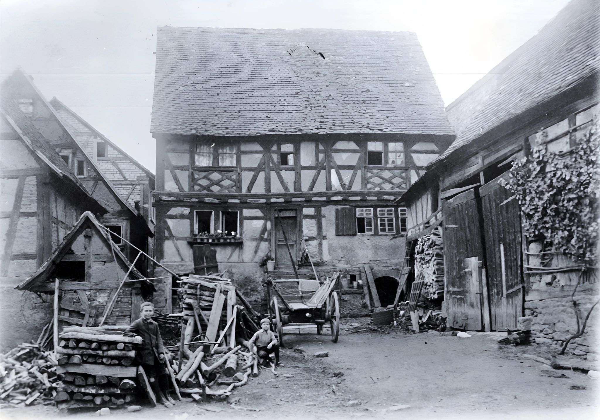 Im Hof der Trennfurter Straße 70 und 70a